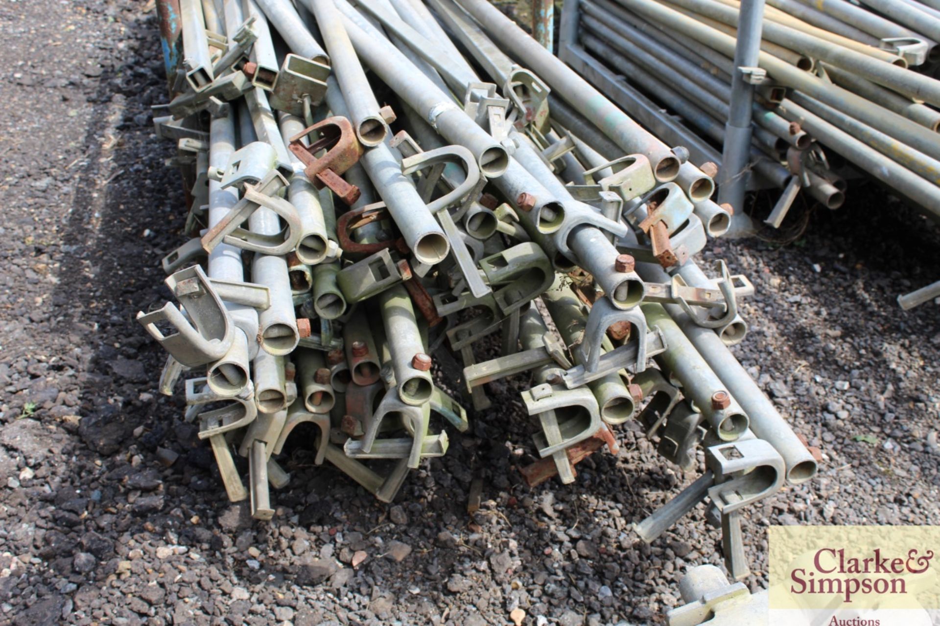 Stillage of Haki Scaffolding Diaganol Braces. - Image 5 of 6