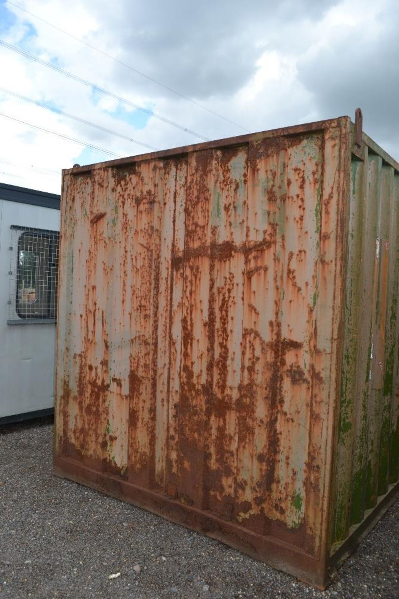 12ft x 8ft container. Loose contents not included. - Image 4 of 11