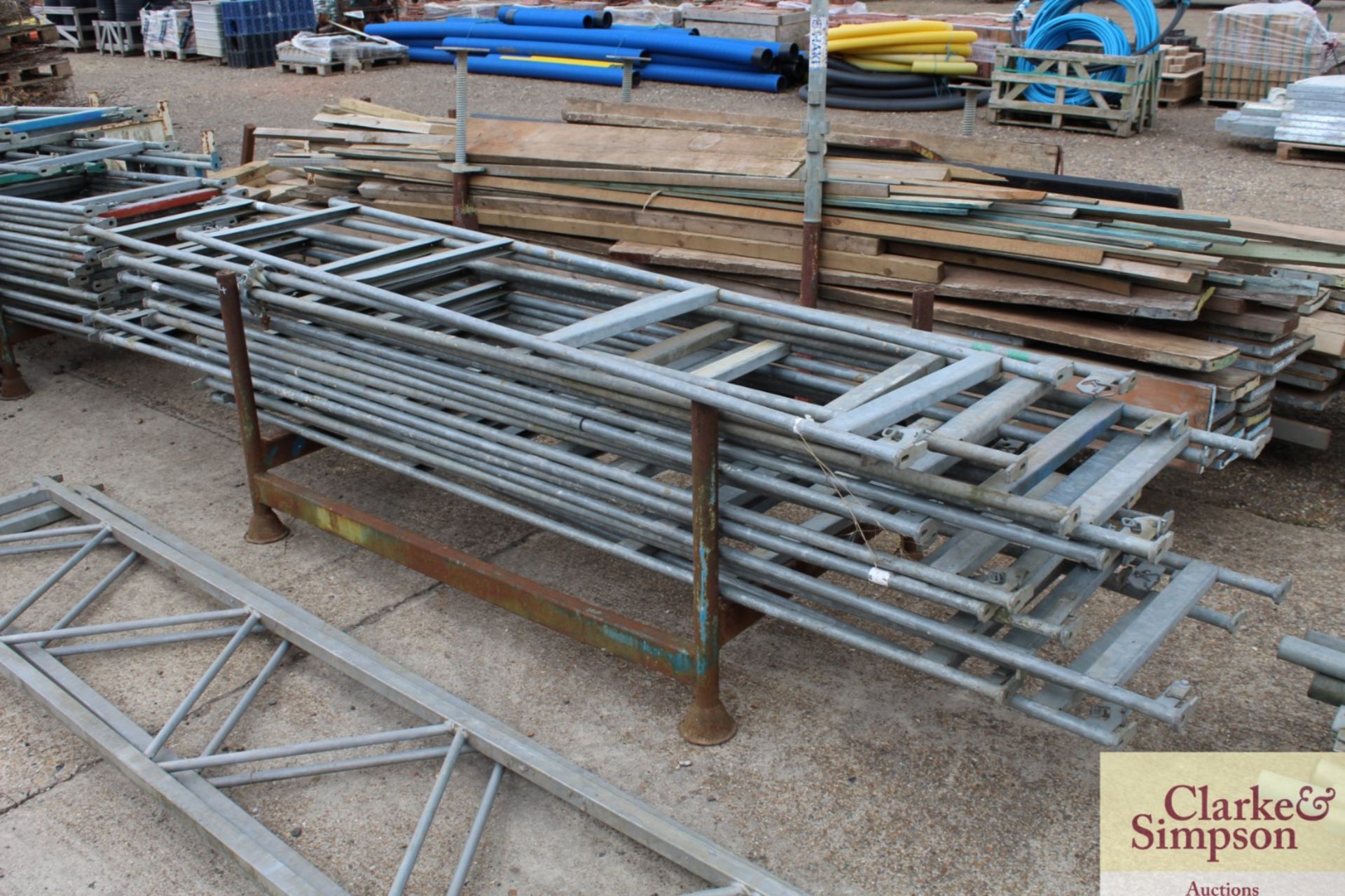 Stillage of Haki Scaffolding mixed Guardrail Frames. - Image 2 of 5