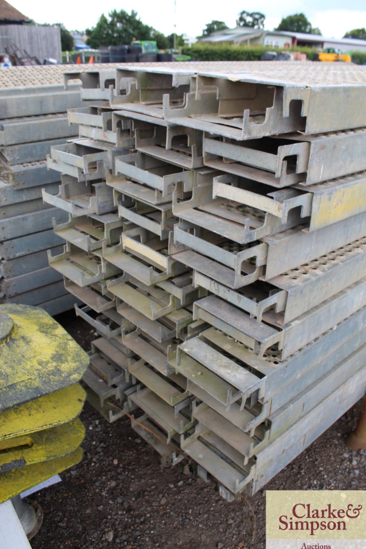 Stillage of Haki Scaffolding Steel Planks. Mainly 3050. - Image 6 of 6