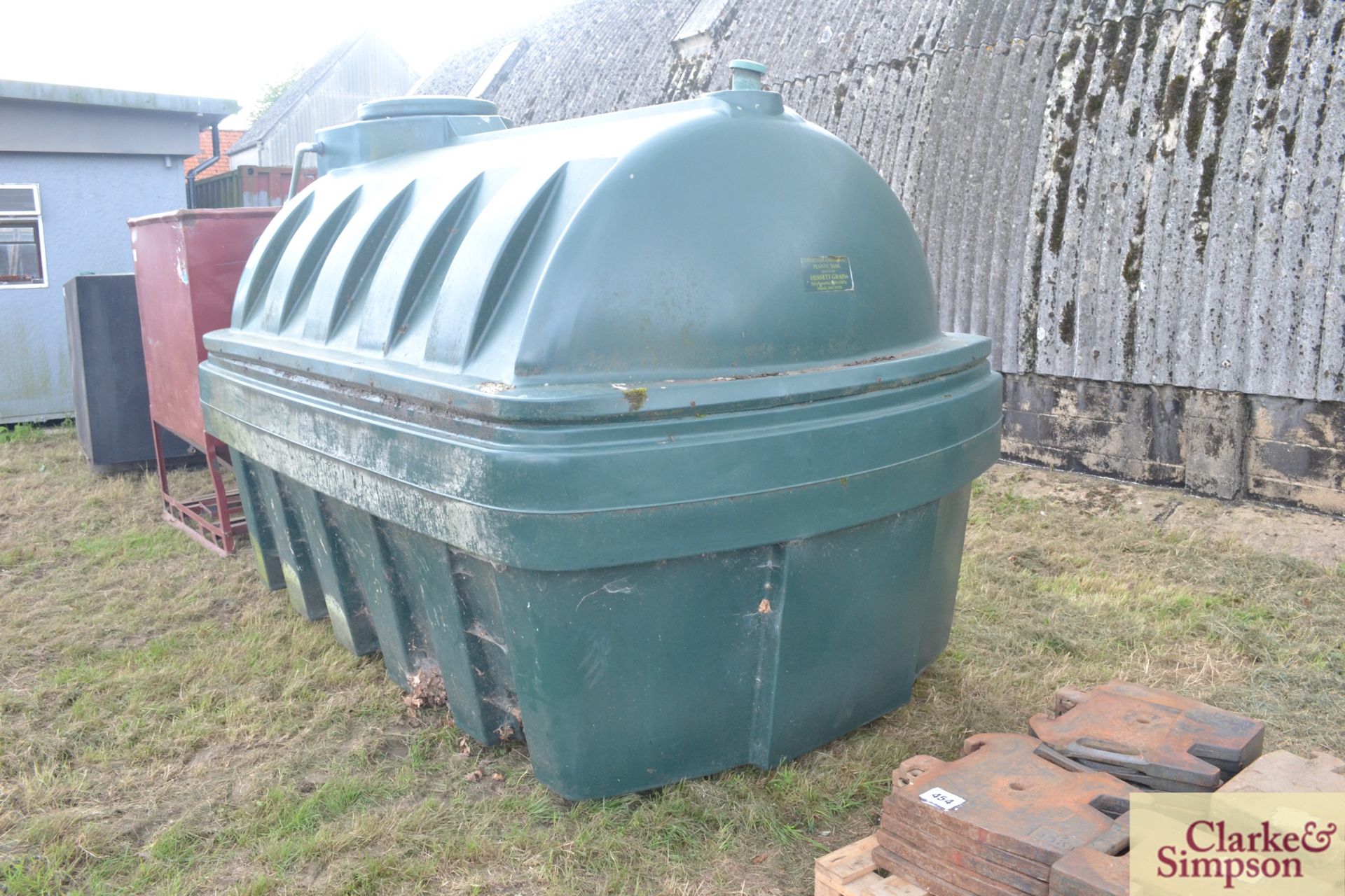 c.5000L bunded fuel station with 240v delivery pump and meter. Only used for white. - Image 2 of 6