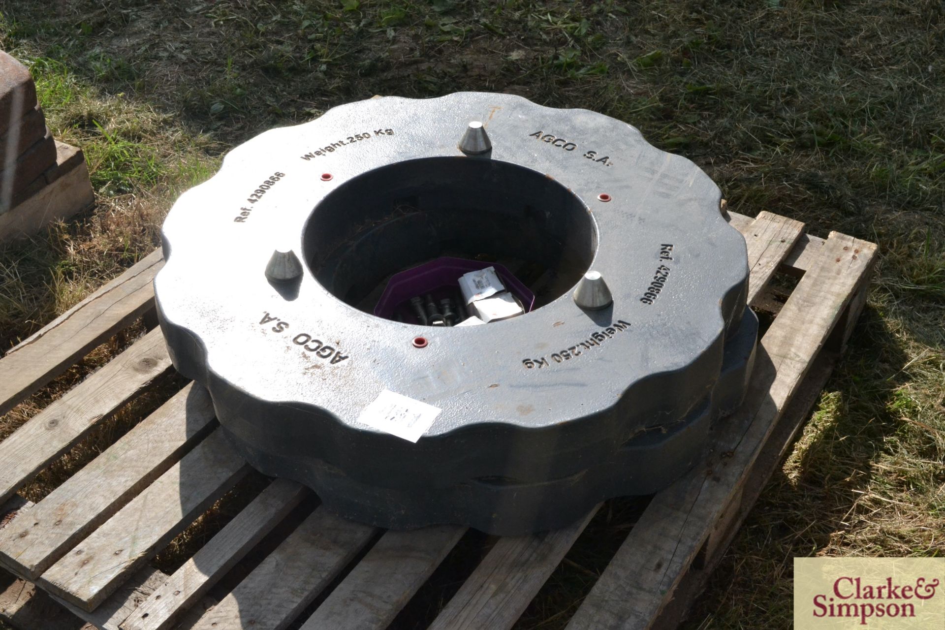 4x 250kg AGCO rear wheel weights. - Image 2 of 6