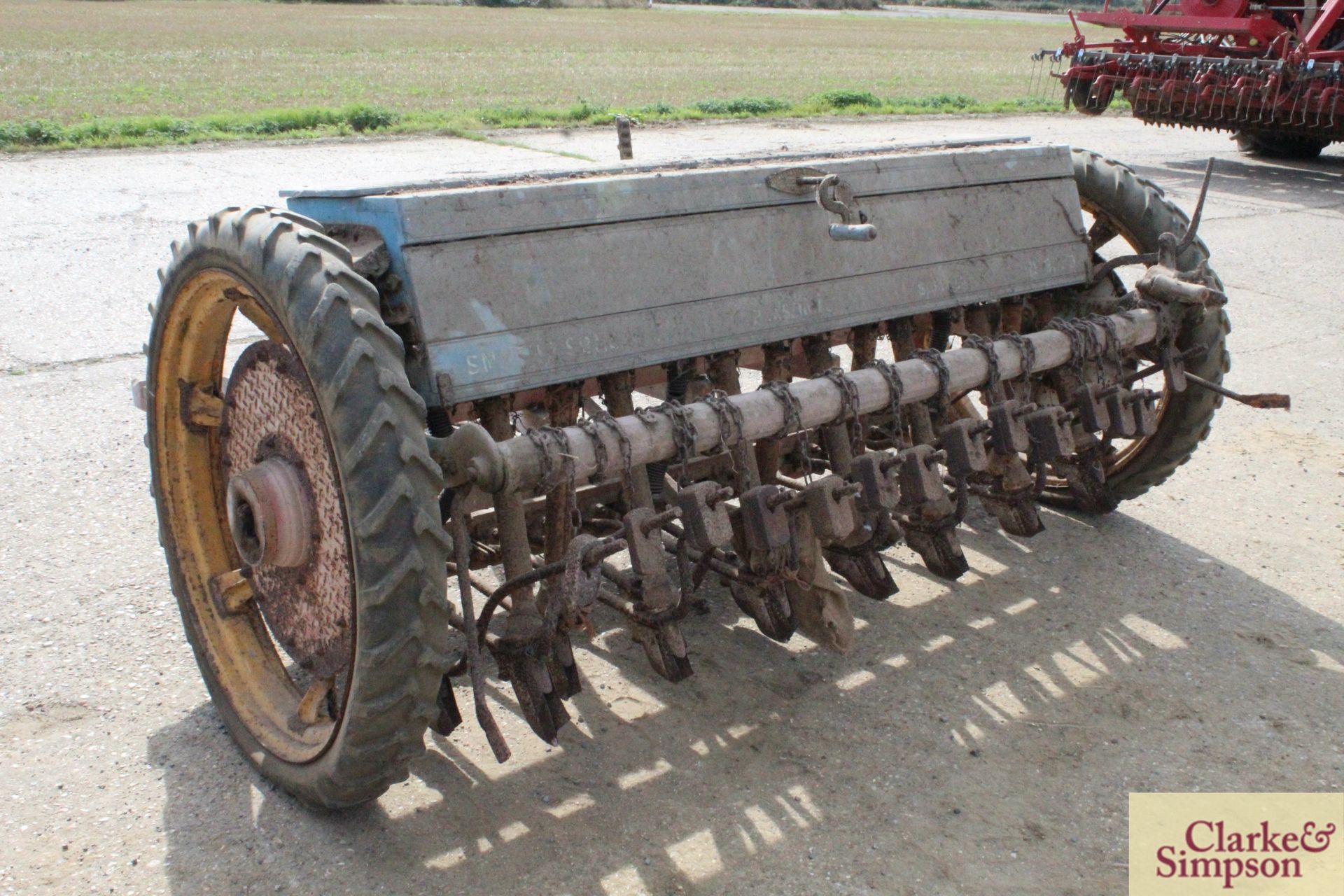 Smyth tractor drawn drill. With pneumatic row crop wheels and tyres. - Image 4 of 12