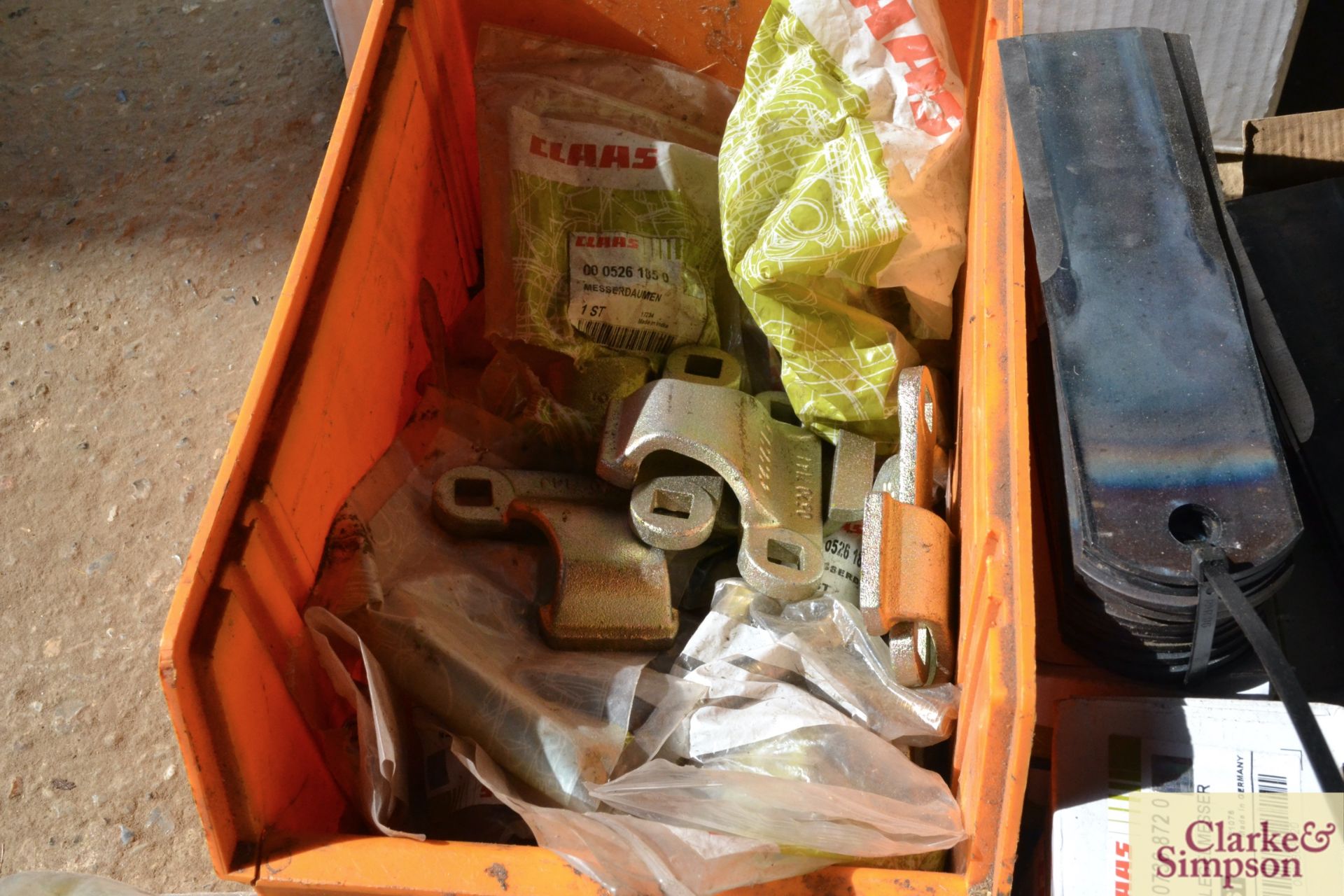 Quantity of Claas spares to include straw chopper knives, header knife sections, clamps etc. - Image 5 of 5