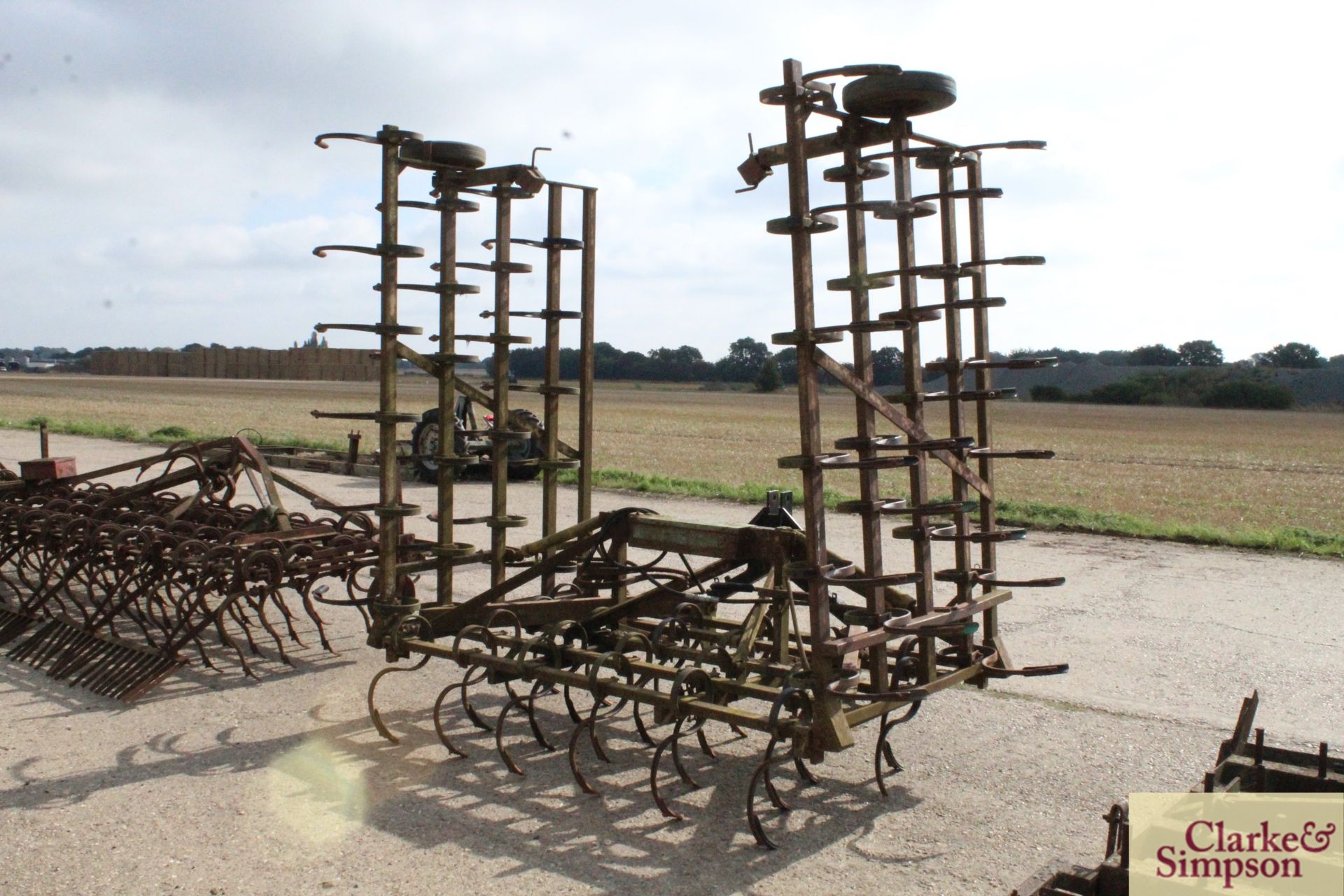 Cooper 6.5m hydraulic folding spring tine cultivator. - Image 4 of 14