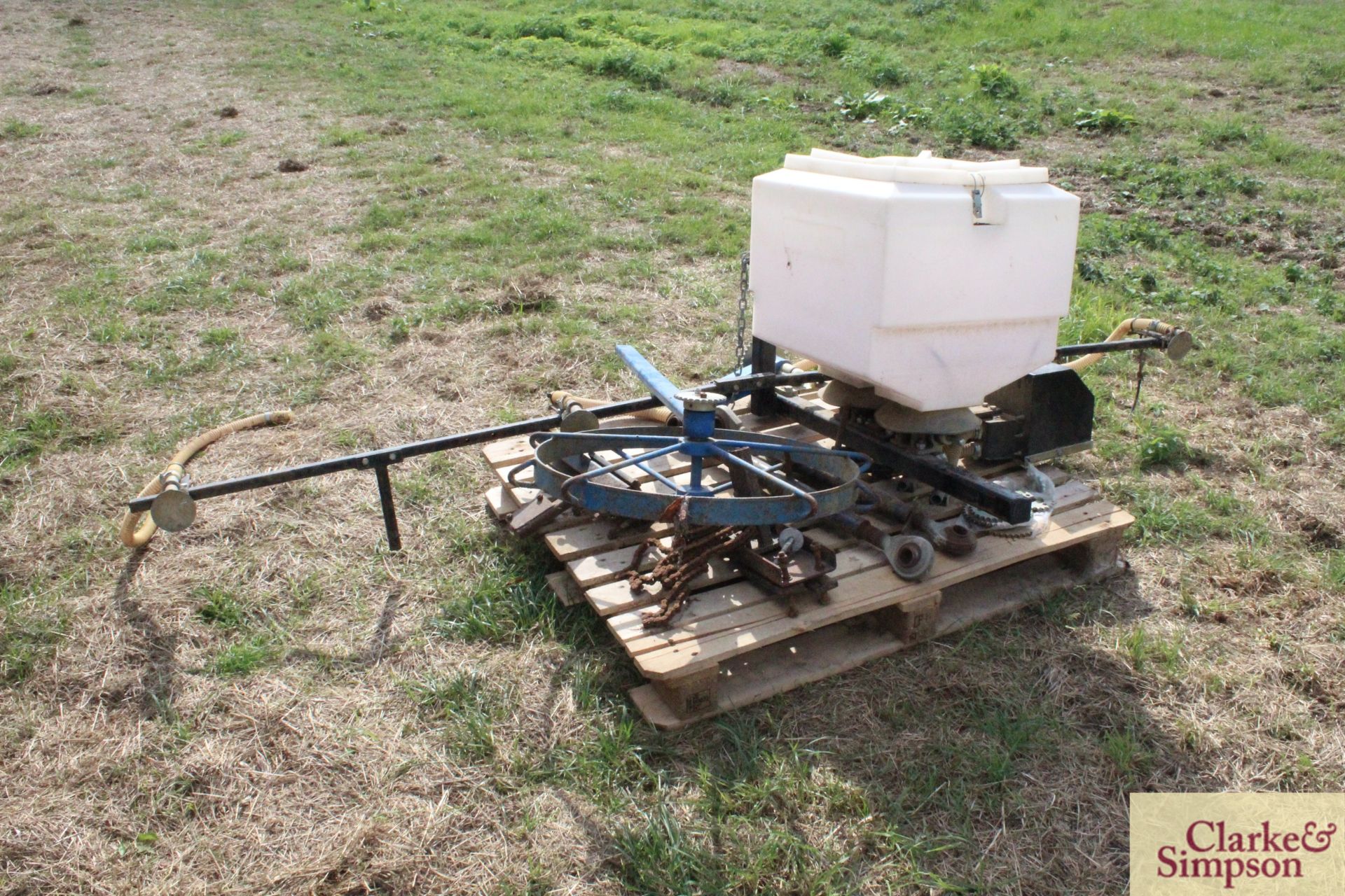 Spaldings land wheel drive four outlet seeder. Previously used with Lot 490. For spares or repair. - Image 3 of 6