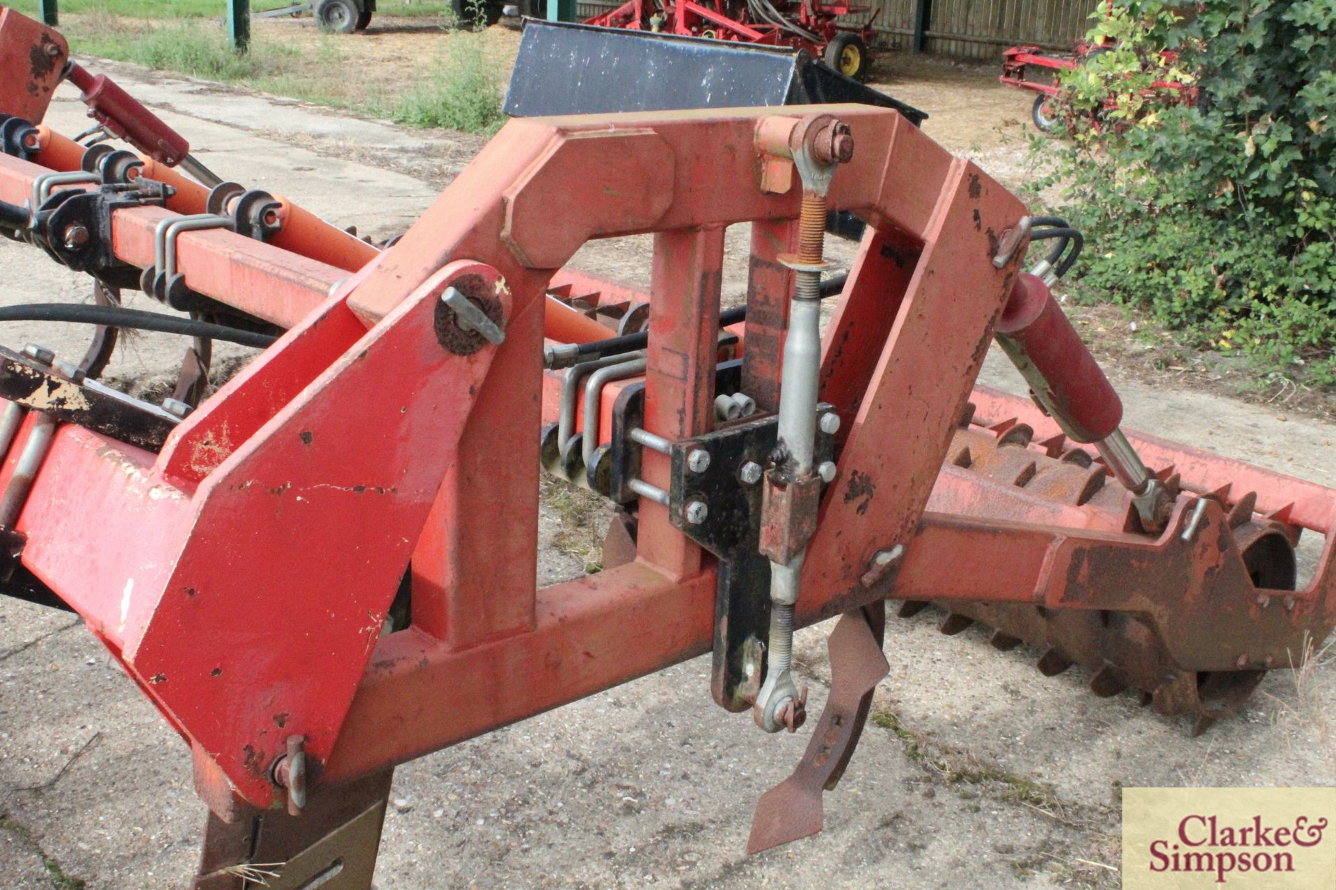 Spaldings Flat Lift FL5 five leg subsoiler. With swivel legs, six sprung loaded winged tines and - Image 8 of 17