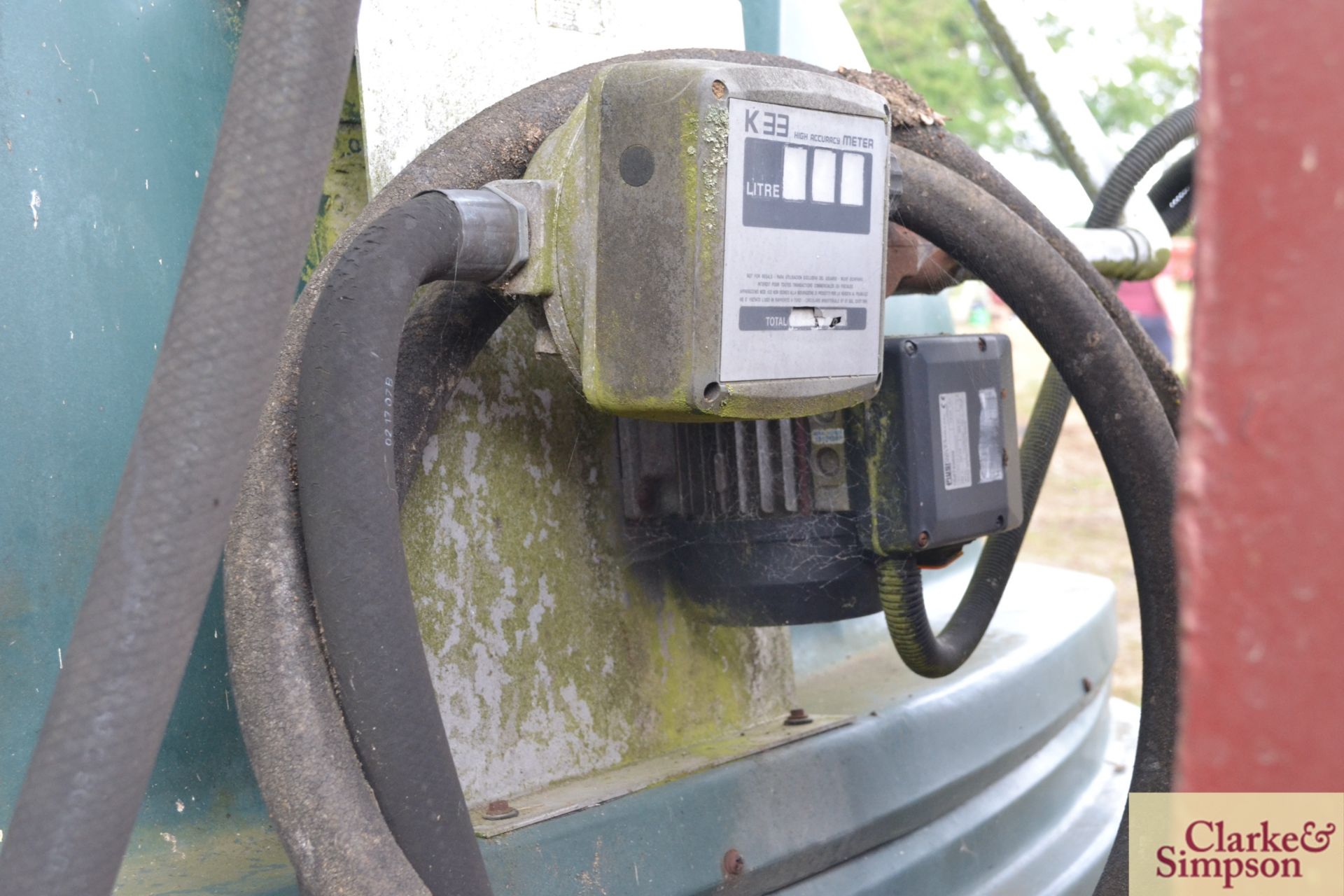 c.5000L bunded fuel station with 240v delivery pump and meter. Only used for white. - Image 5 of 6
