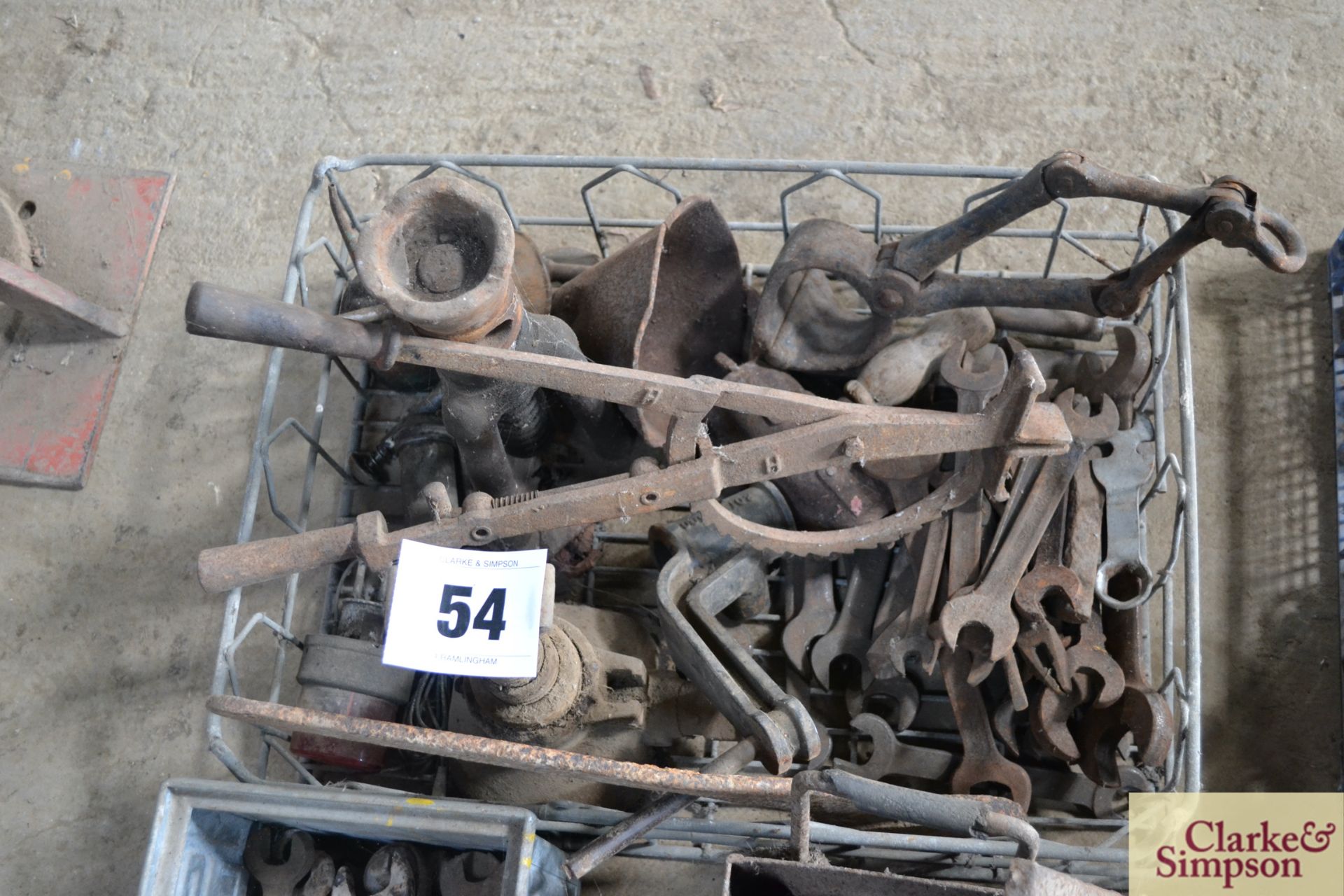 Large quantity of vintage tools and jacks. - Image 3 of 3