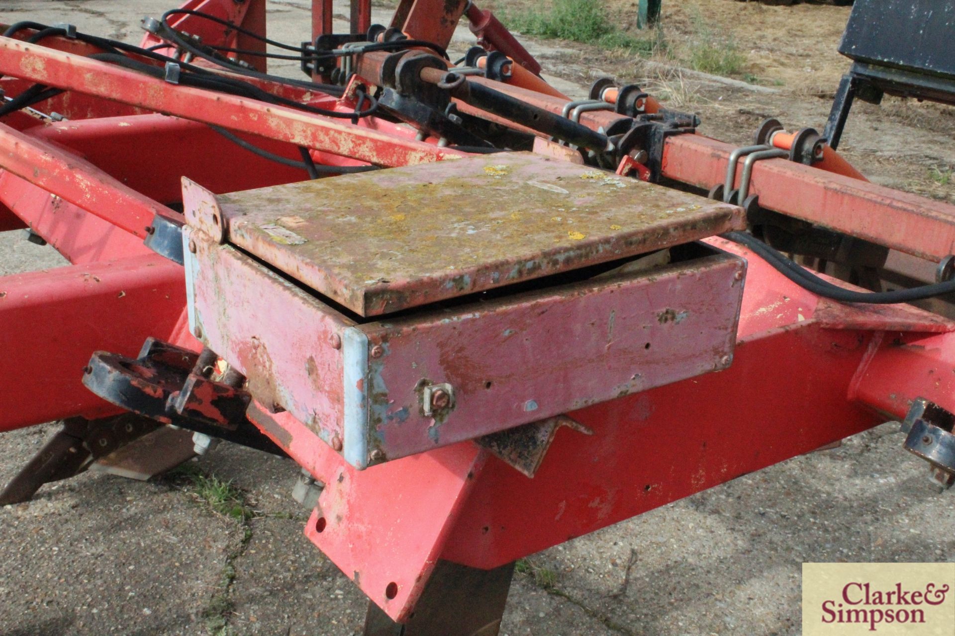 Spaldings Flat Lift FL5 five leg subsoiler. With swivel legs, six sprung loaded winged tines and - Image 7 of 17