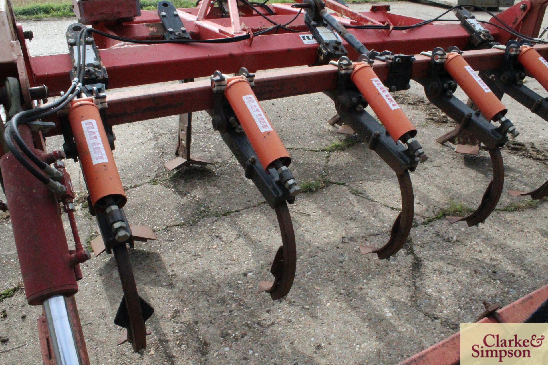 Spaldings Flat Lift FL5 five leg subsoiler. With swivel legs, six sprung loaded winged tines and - Image 9 of 17