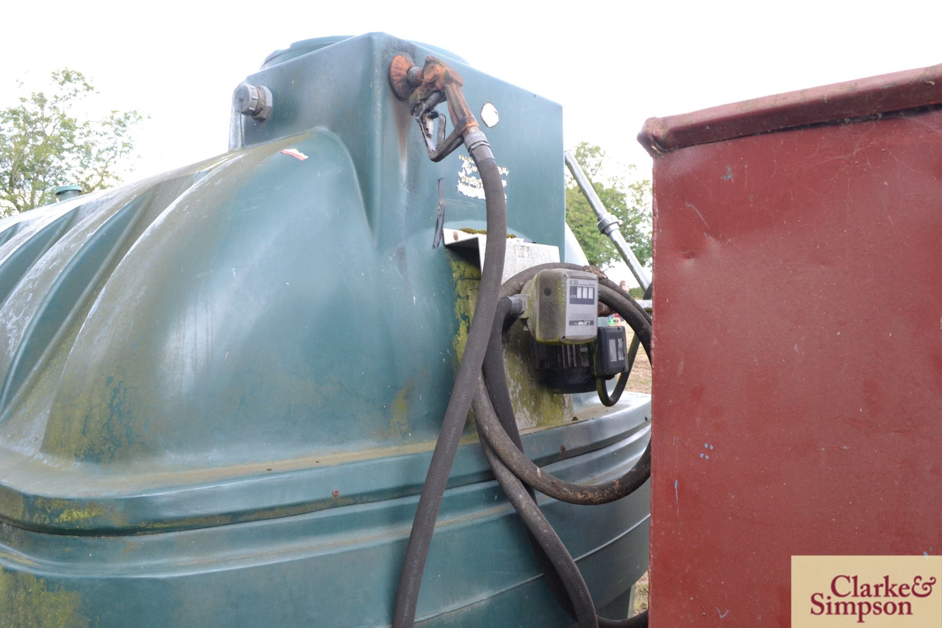 c.5000L bunded fuel station with 240v delivery pump and meter. Only used for white. - Image 4 of 6