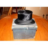 A Select Style top hat and box