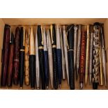 Various vintage Parker and other fountain pens, propelling pencils etc.