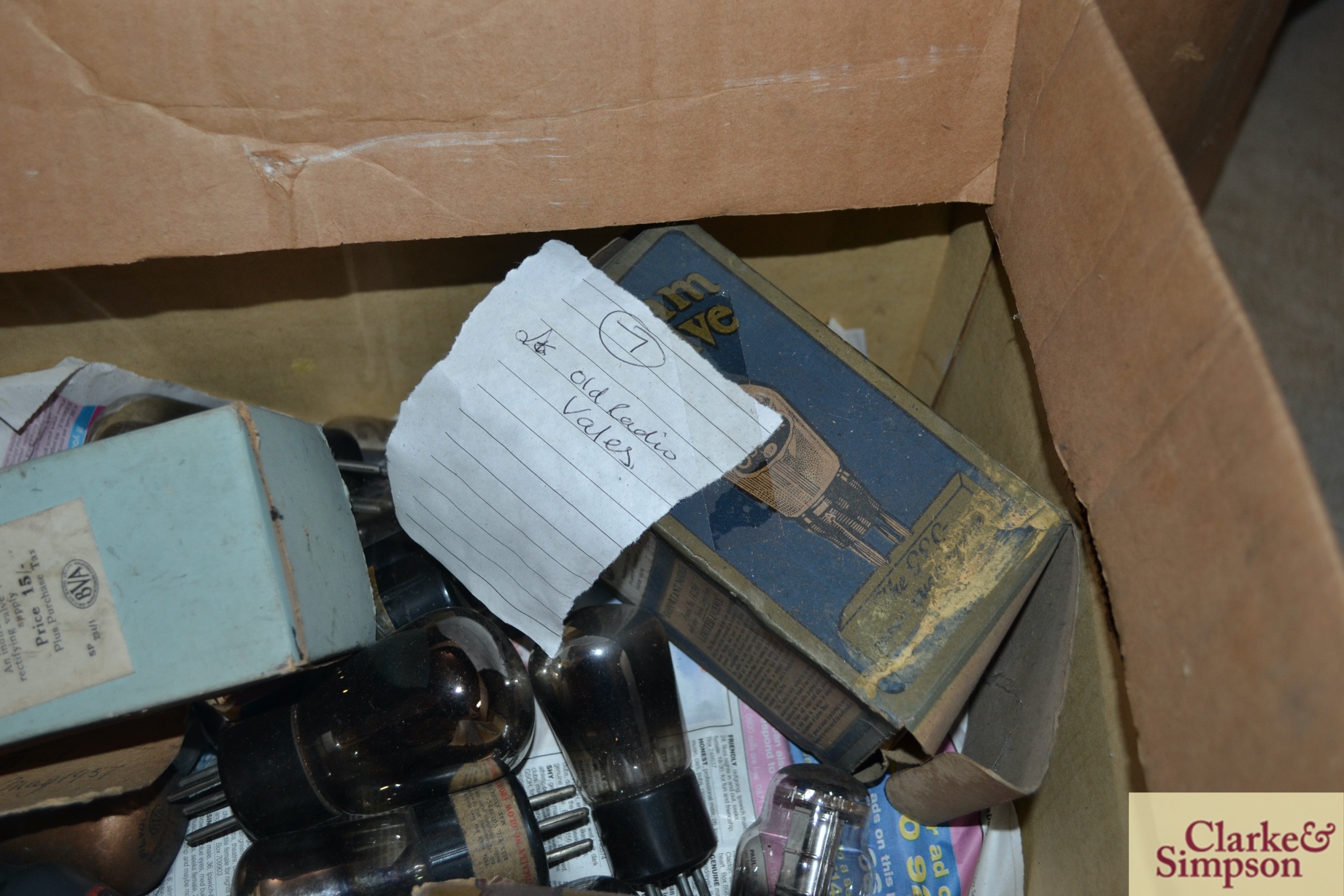 A large collection of old radio values, some boxed - Image 2 of 4