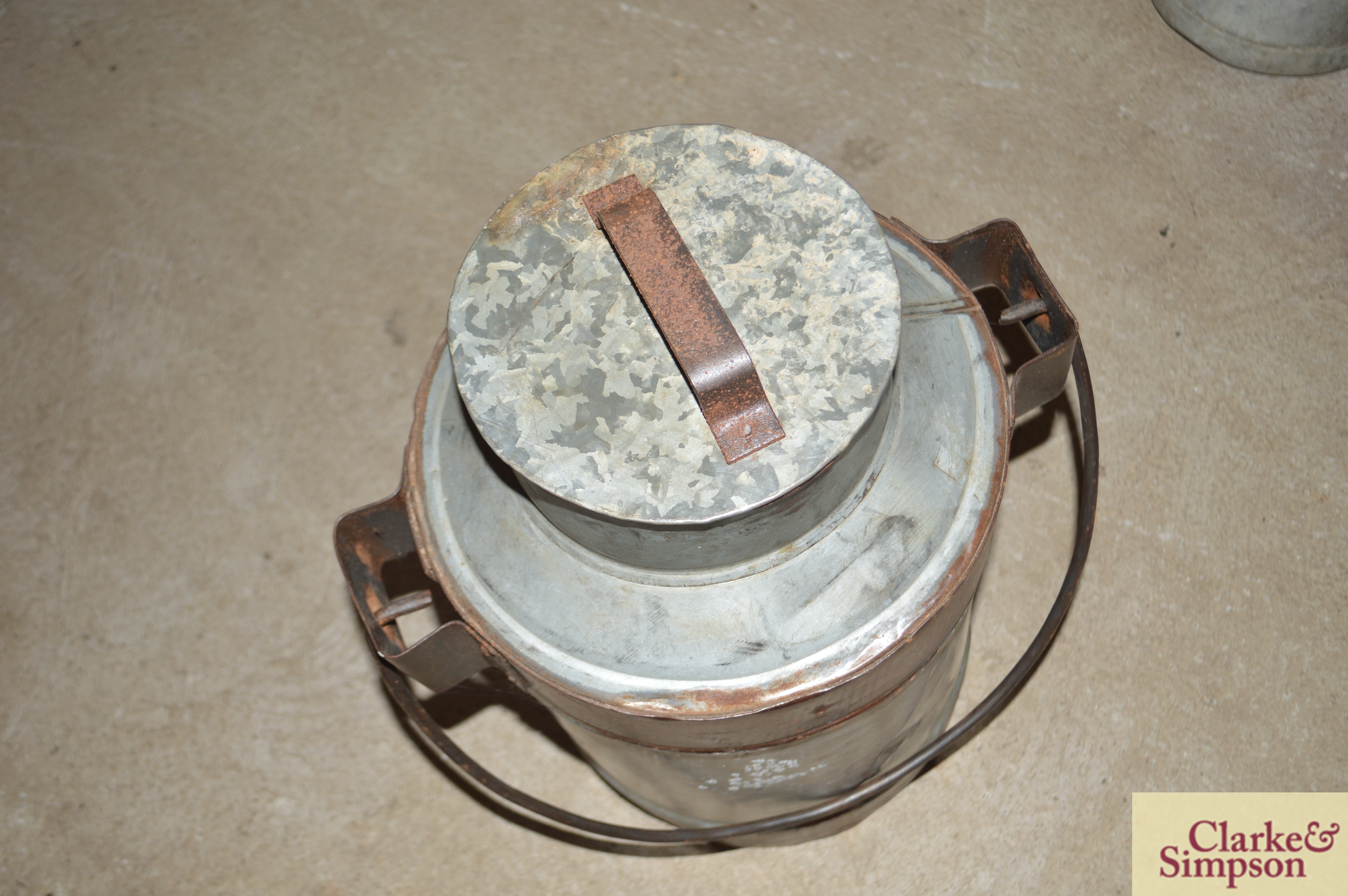 A galvanised and iron milk churn with lid and swin - Image 3 of 4