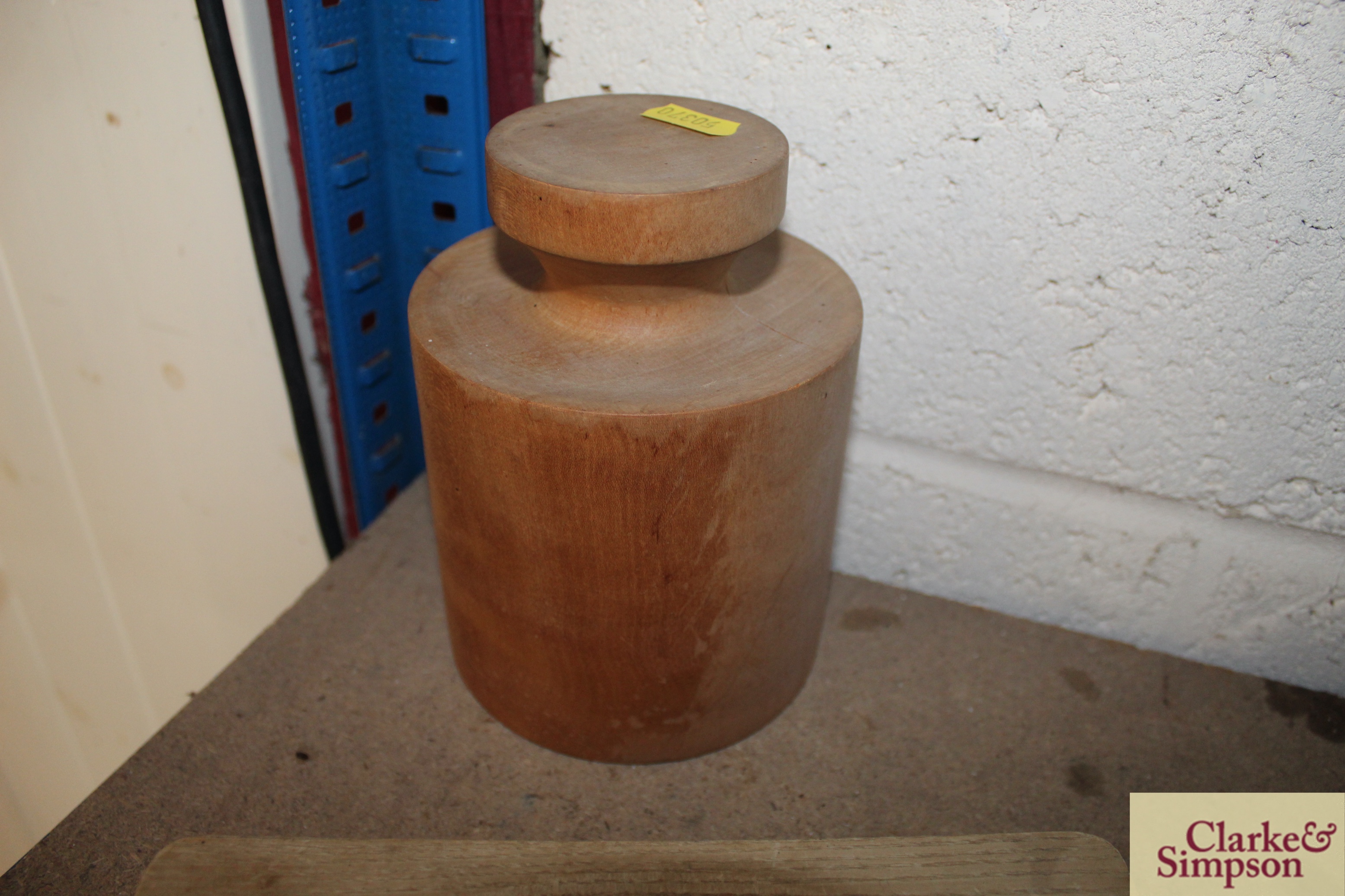 A pine kitchen mould, a pine chopping board, a herb chopper etc. - Image 4 of 6