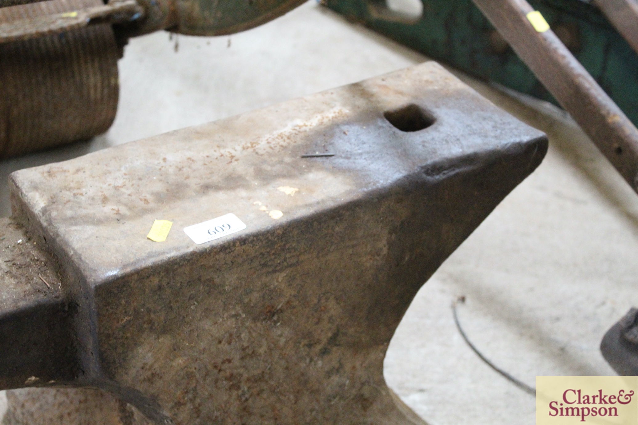 An anvil - Image 4 of 6