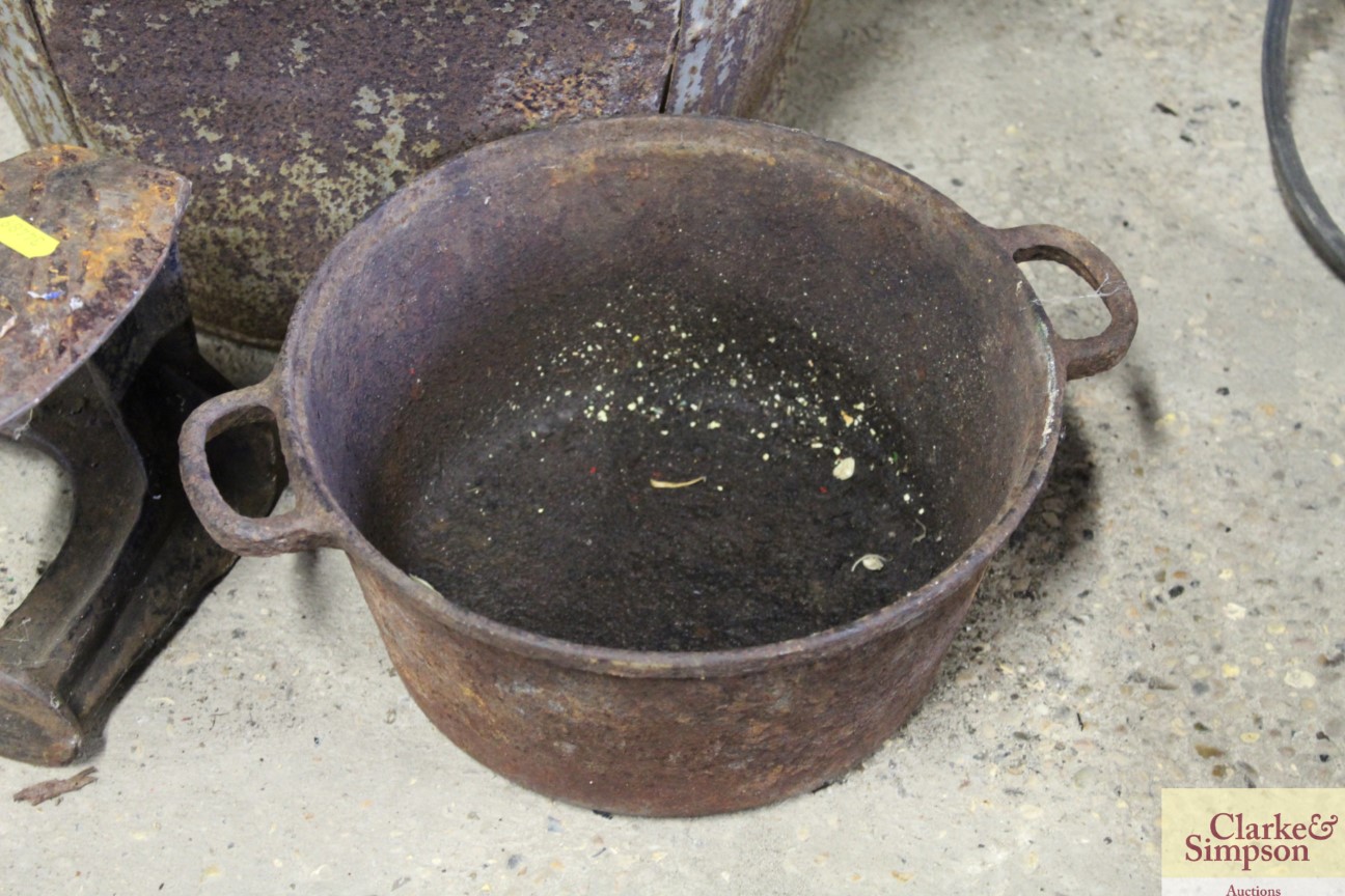 A cast iron bushel hod, a cast iron boiling pan a - Image 2 of 4