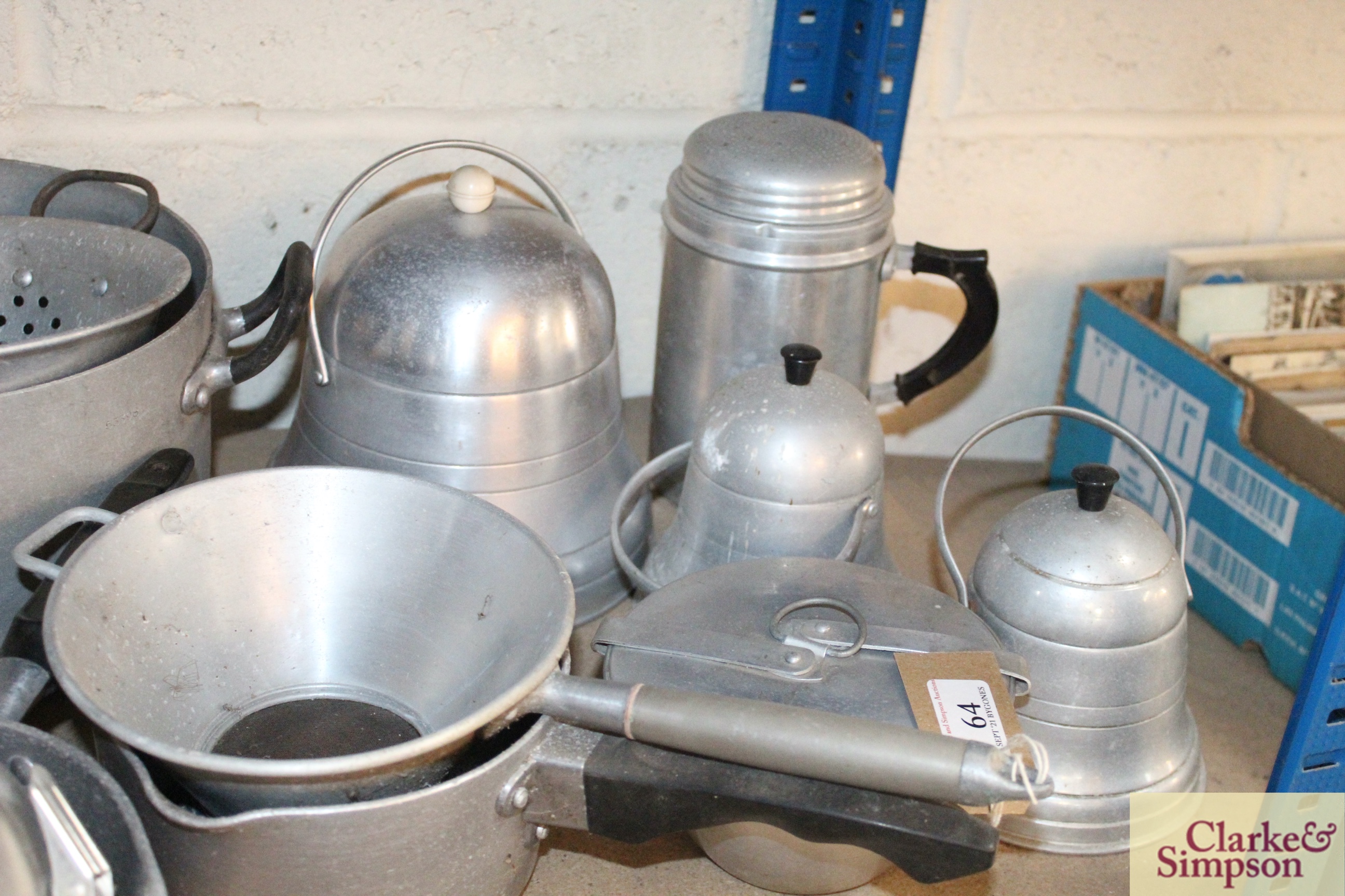 A collection of aluminium kitchenware - Image 4 of 4