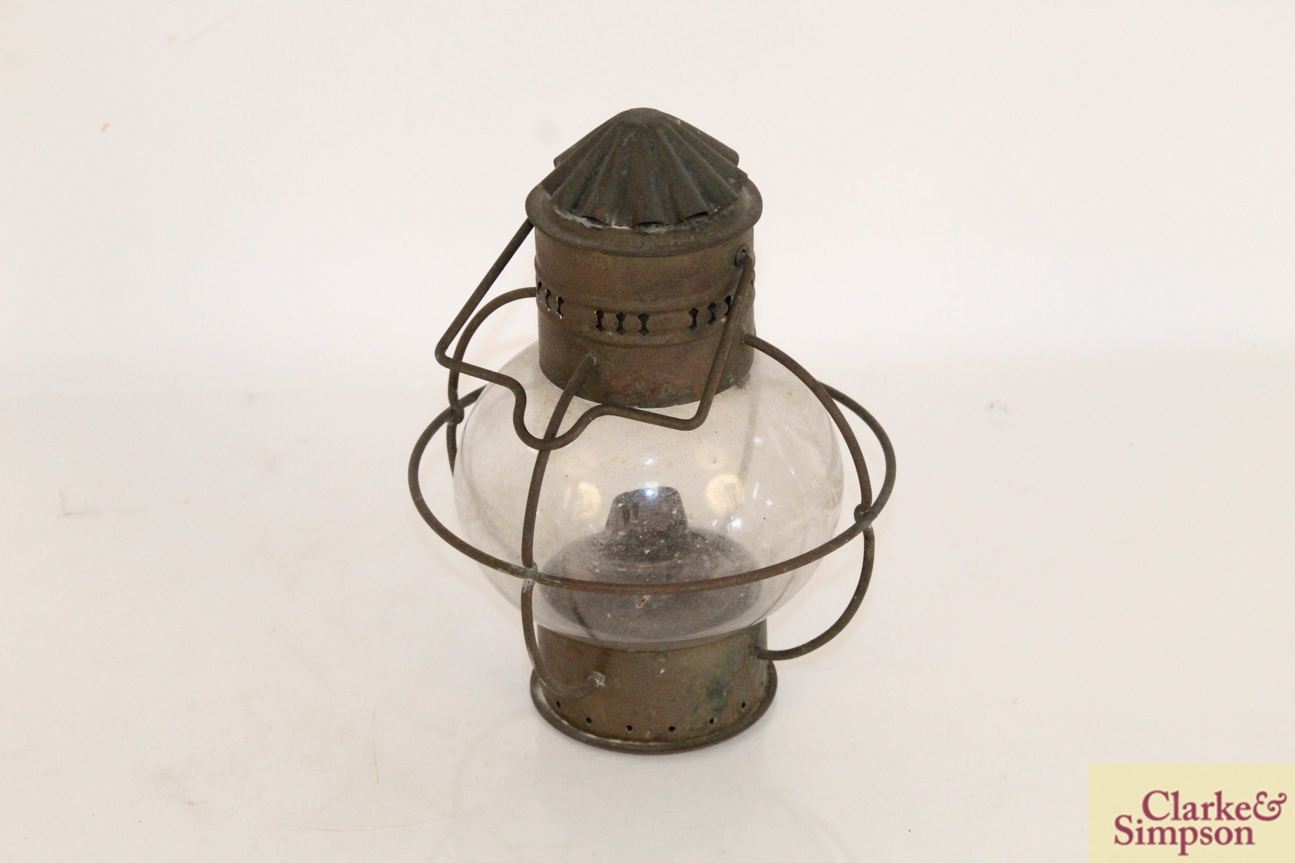 A Davey onion oil lamp - Image 2 of 5