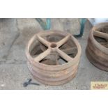 4x cast iron wheels/ rings.