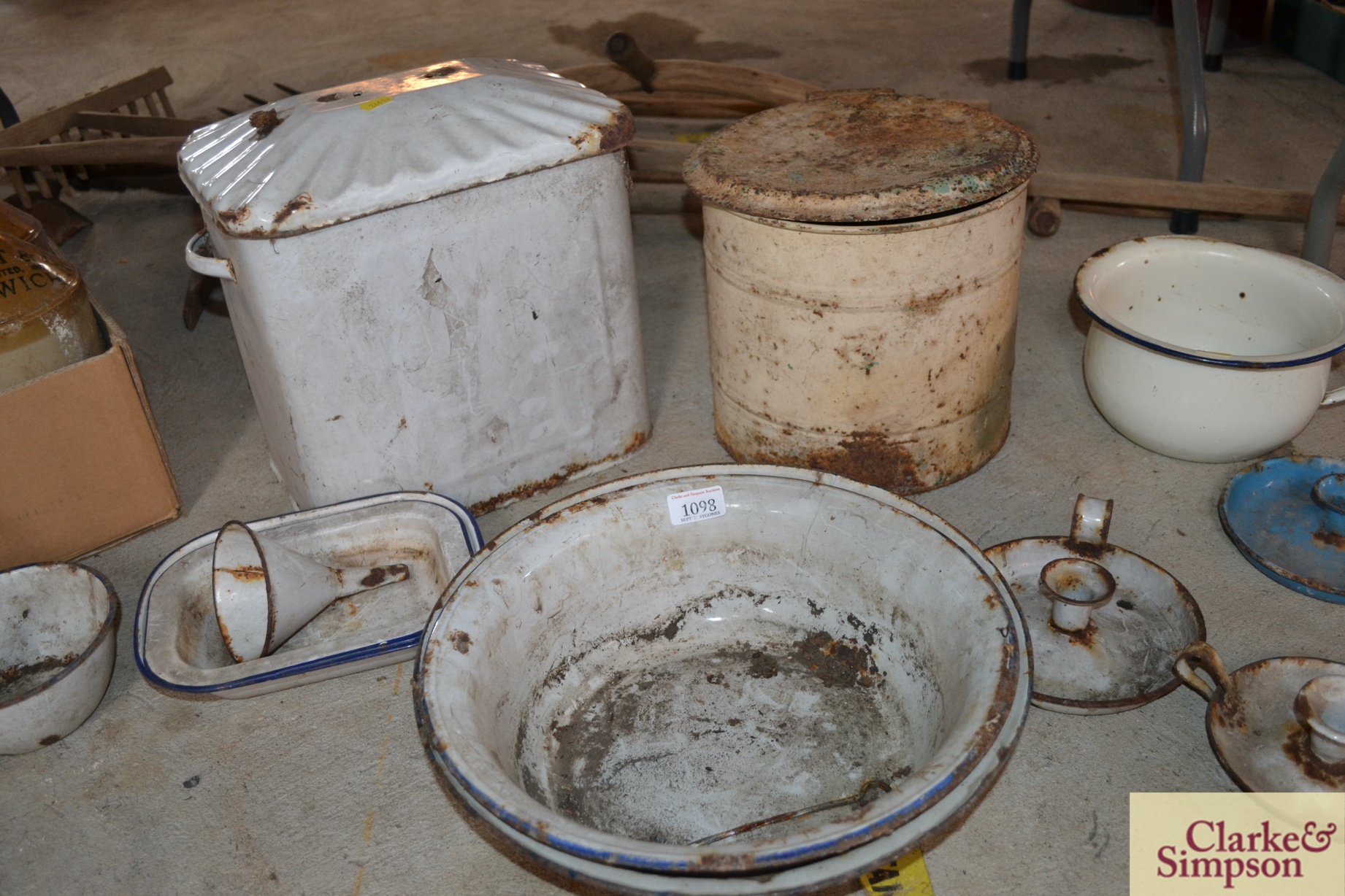 A quantity of various enamel ware , stone glazed f - Image 3 of 4