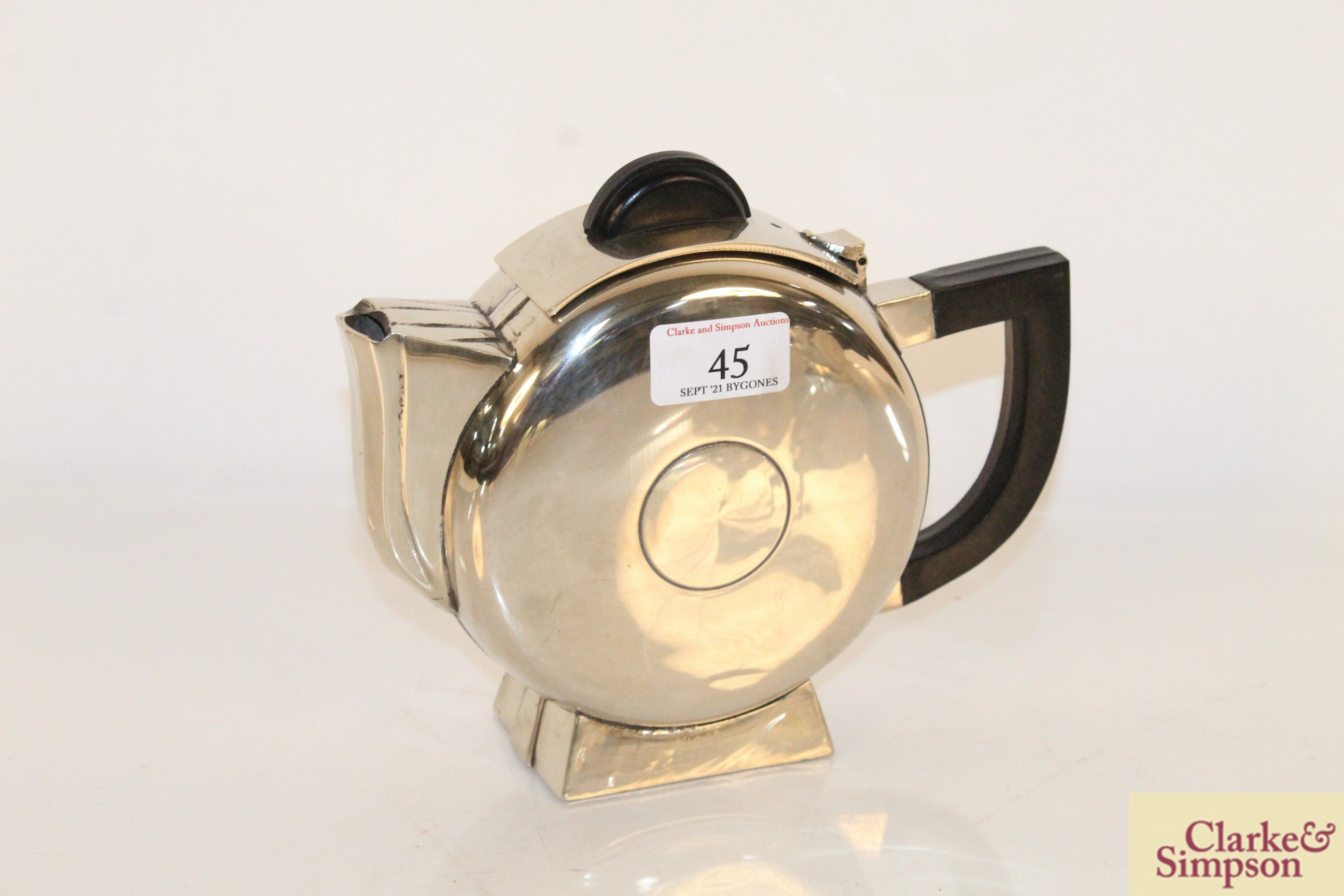 An Art Deco plated three piece tea set - Image 2 of 7