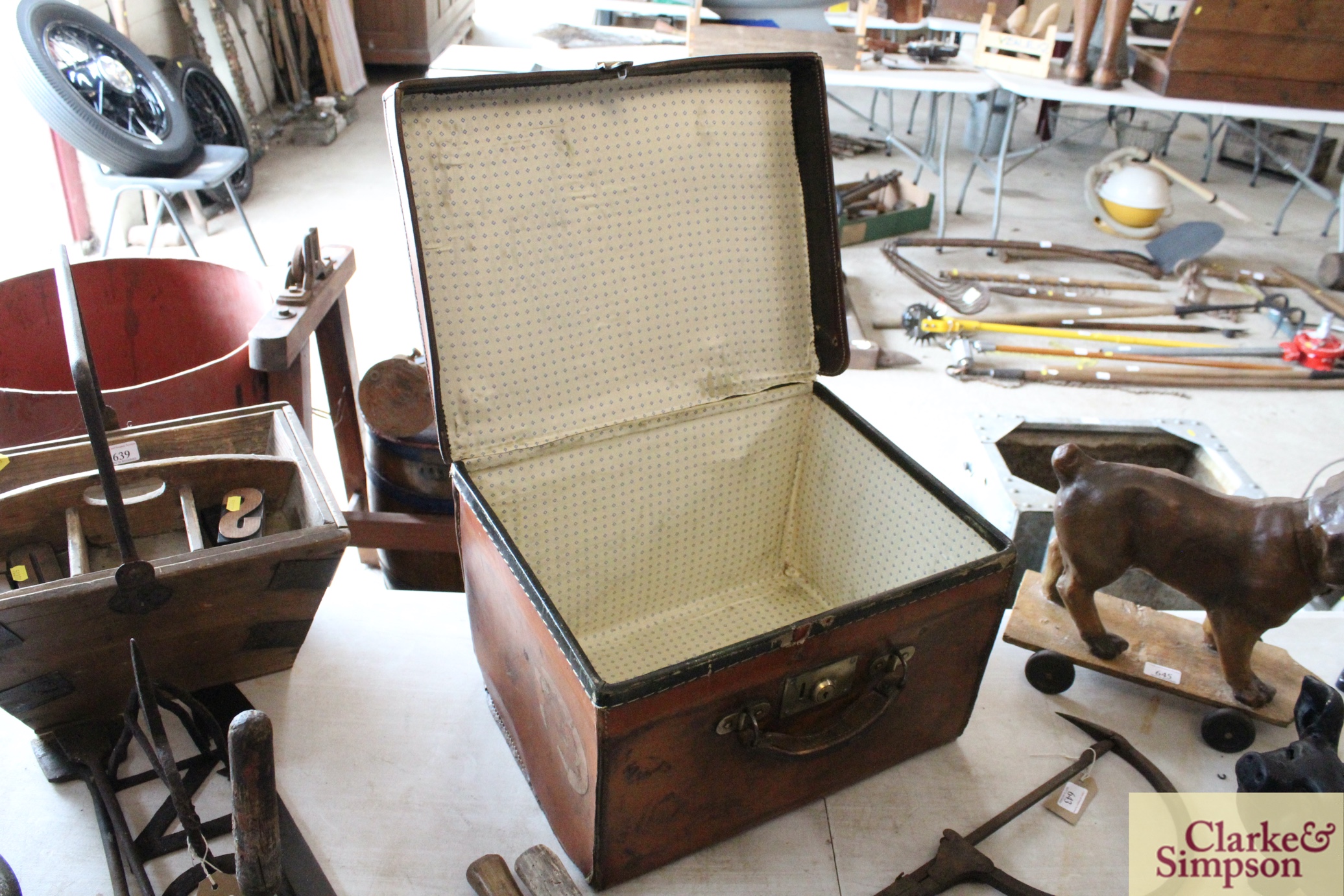 A vintage leather and brass mounted hat box, the lid - Image 4 of 6