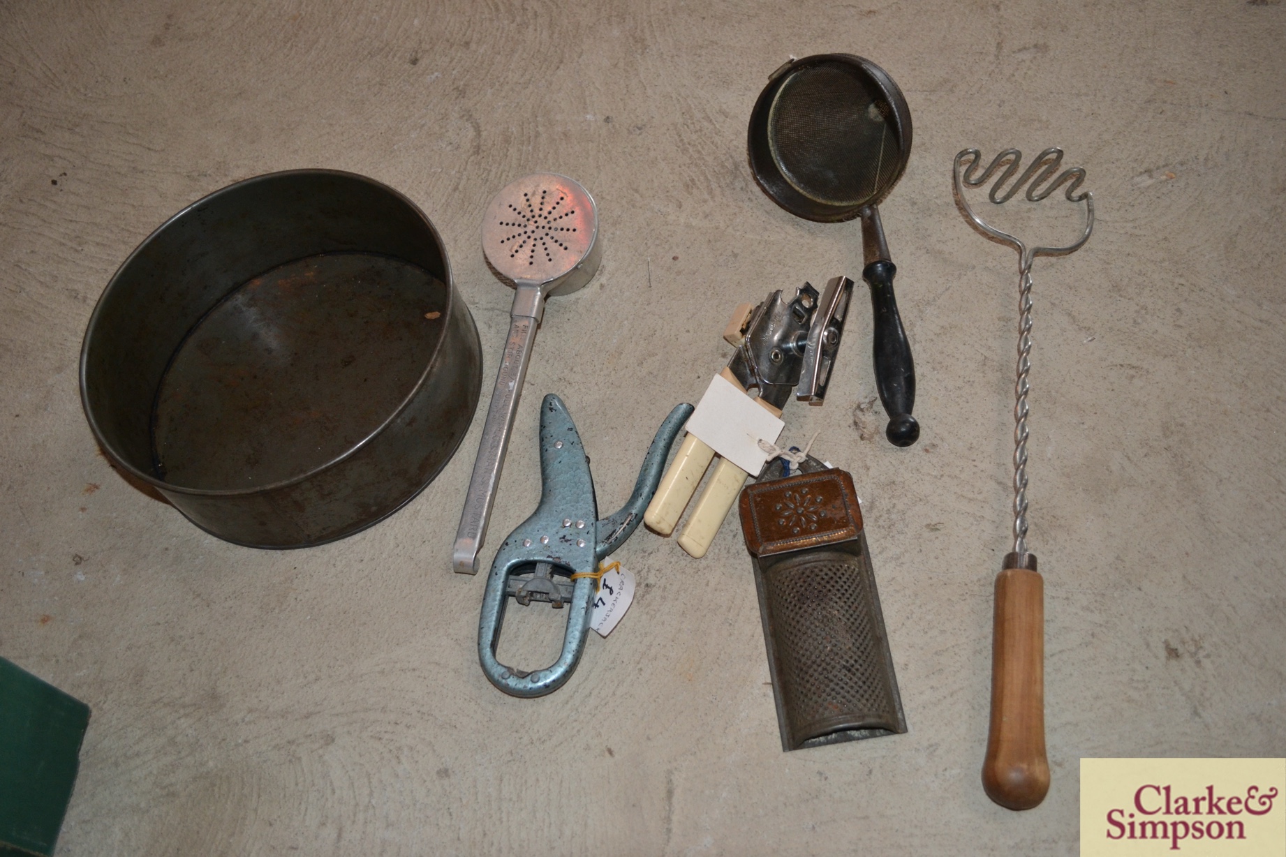 A quantity of kitchenalia to include a mustard inf