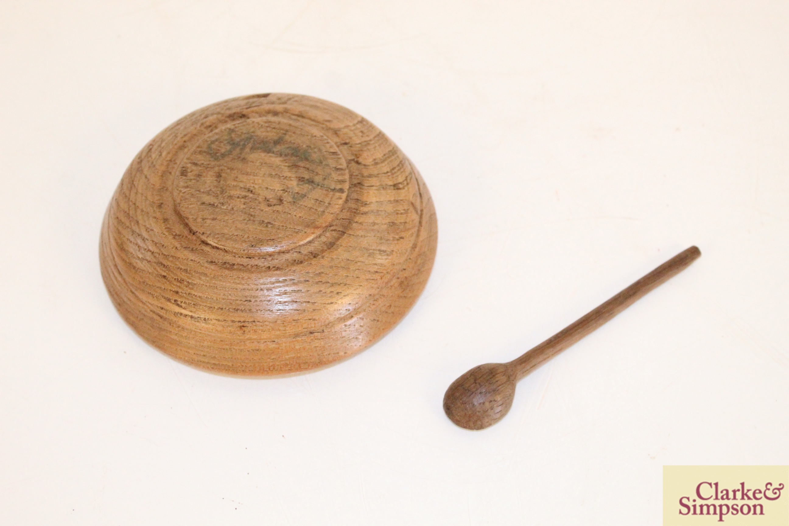 A 19th Century Treen infants food bowl and spoon - Image 2 of 2