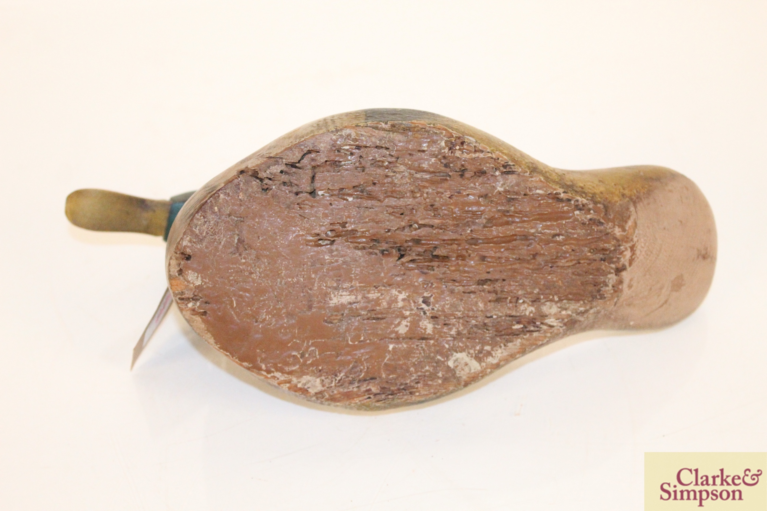 An old wooden painted decoy duck - Image 3 of 3