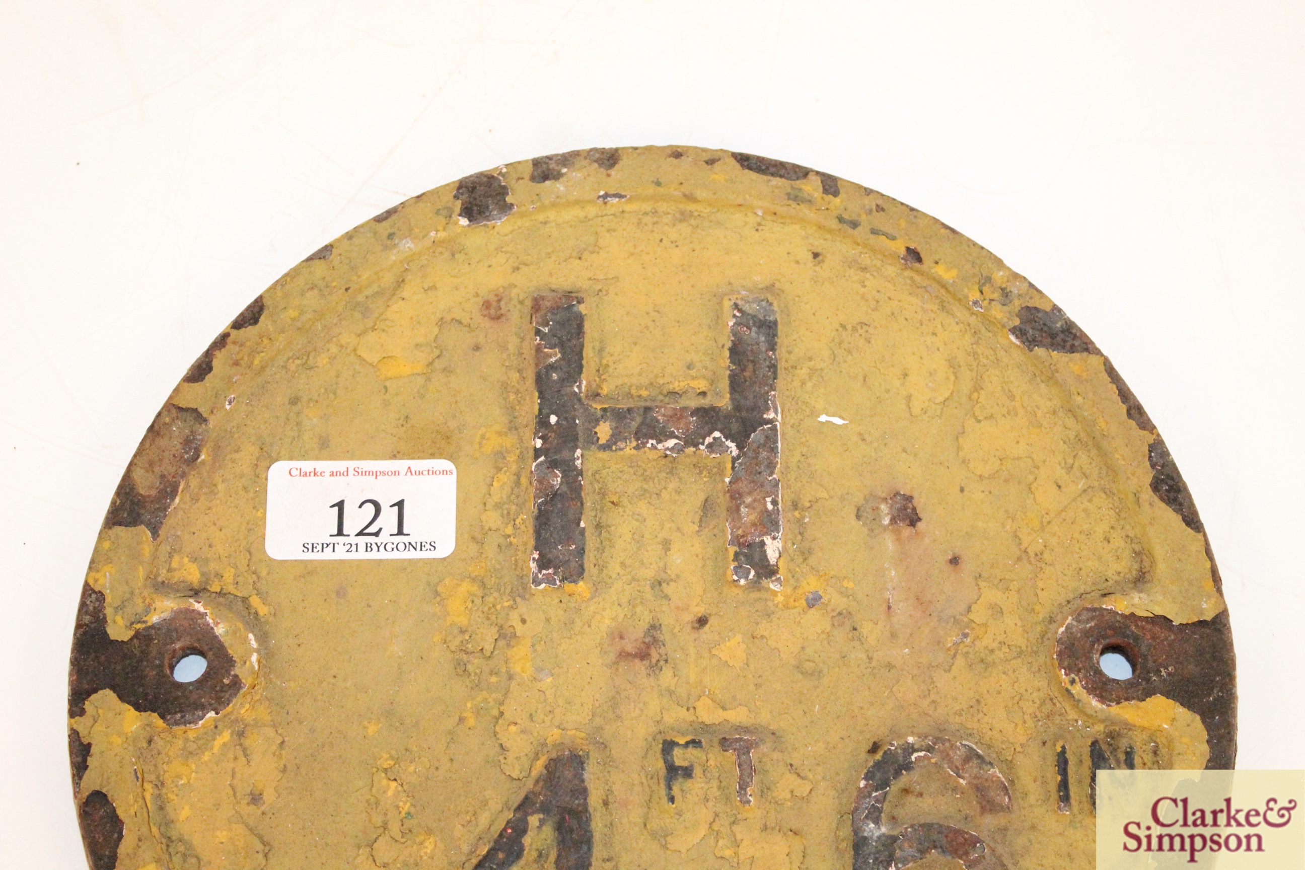 A cast iron hydrant sign, approx. 9" Dia. - Image 2 of 6