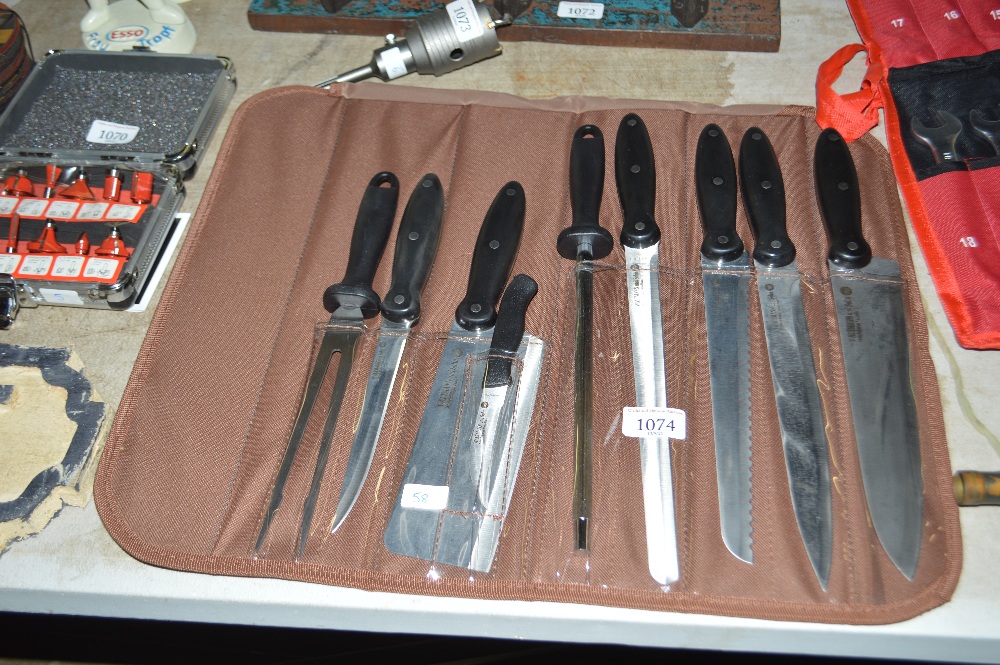 A nine piece knife set in bag (58)