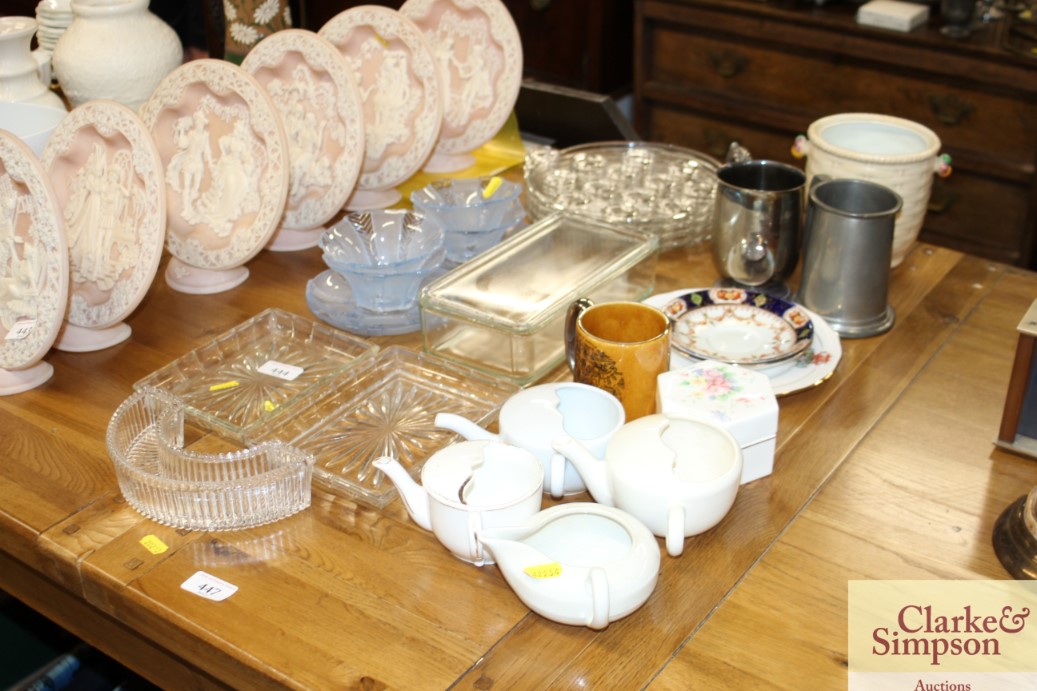 A quantity of various glassware; a Carlton ware bi