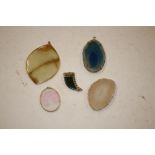 Various yellow metal mounted agate and other penda