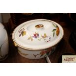 A Royal Worcester "Evesham" pattern tureen