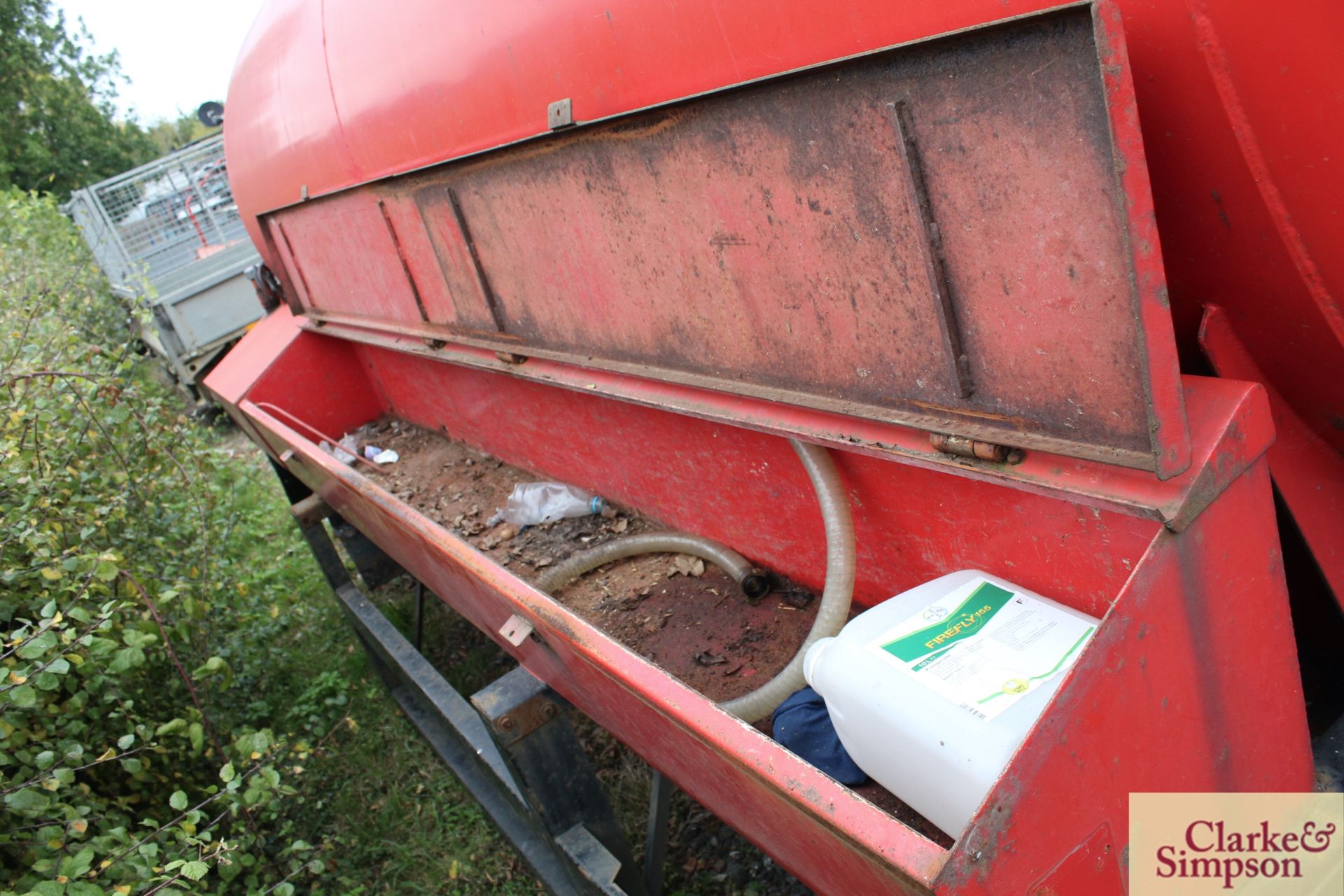 c. 2,000G steel water tank. Ex-lorry body. V - Image 11 of 13