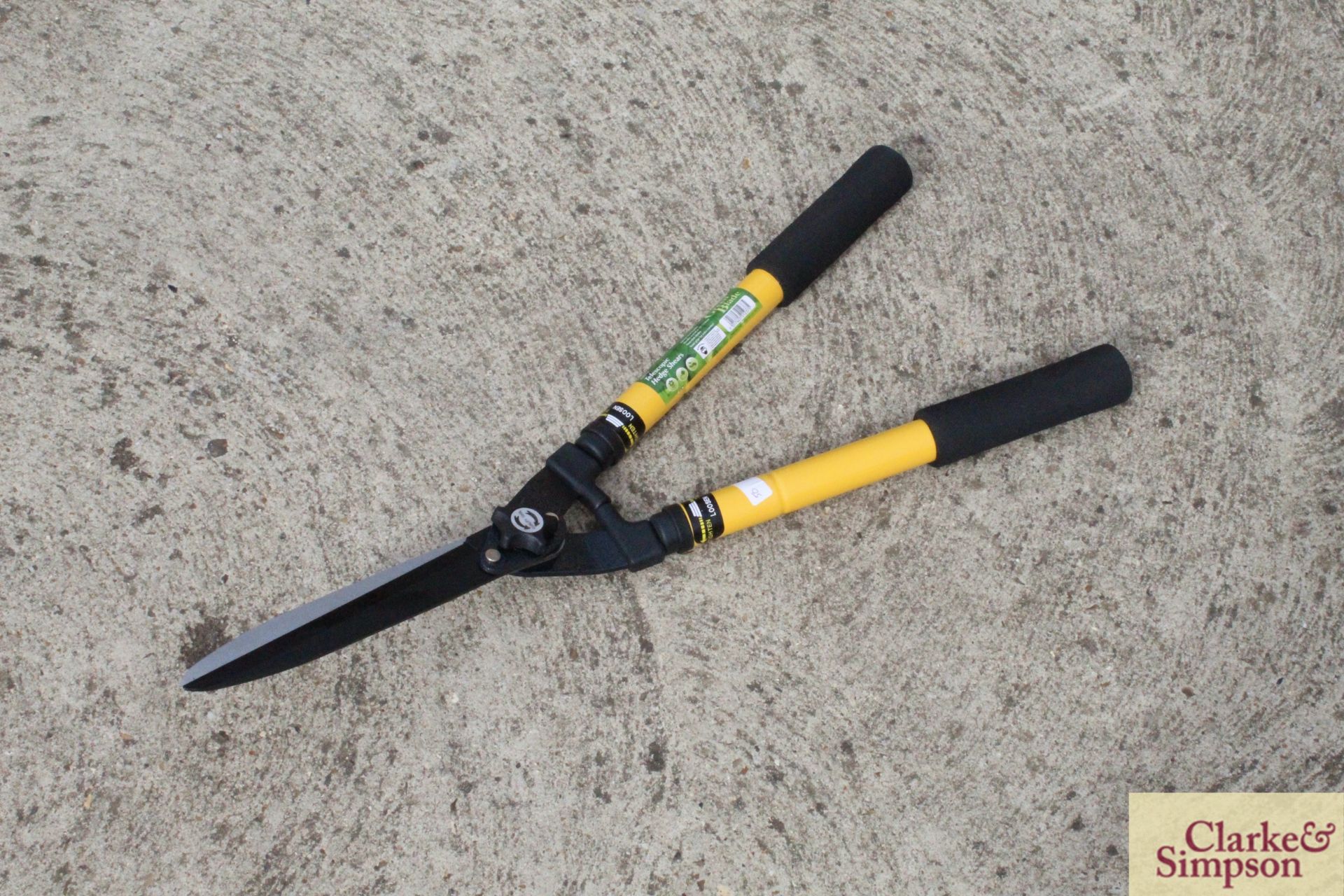 Telescopic hedging shears. V