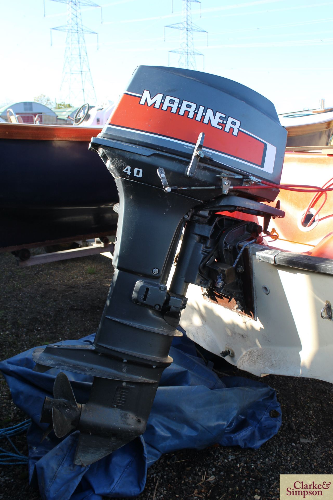 Wave Rider Fiesta Deluxe 12ft fibreglass speedboat. With Mariner 40HP outboard, trailer (recent - Image 15 of 22