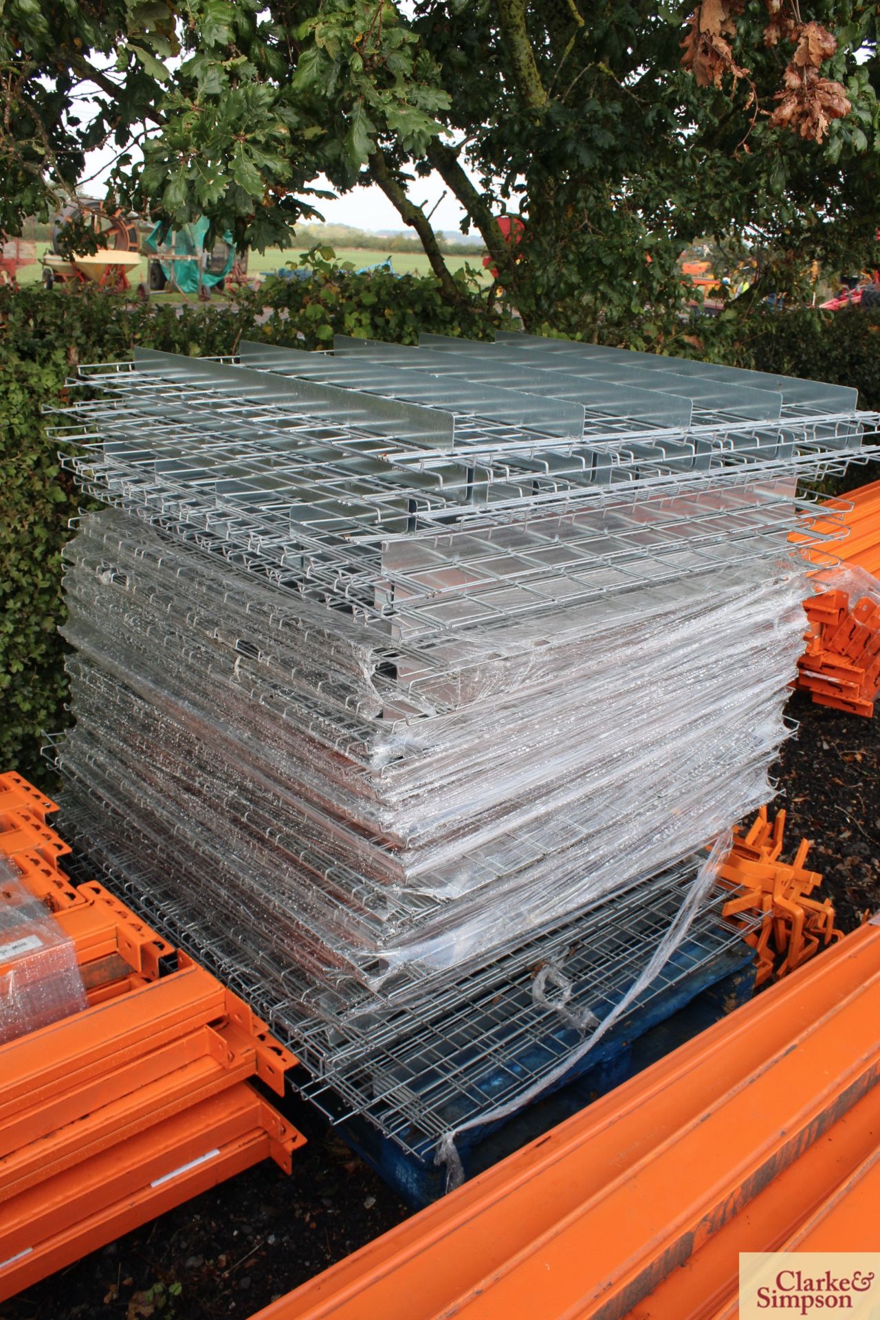 20x pallet racking shelf kits. Comprising beams, mesh panels and backstops. To fit lots 1078-1088. - Image 4 of 6