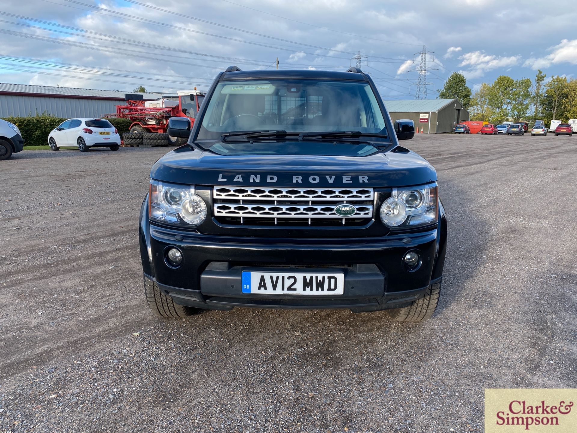 Land Rover Discovery 3.0L diesel commercial SD V6 - Image 2 of 71