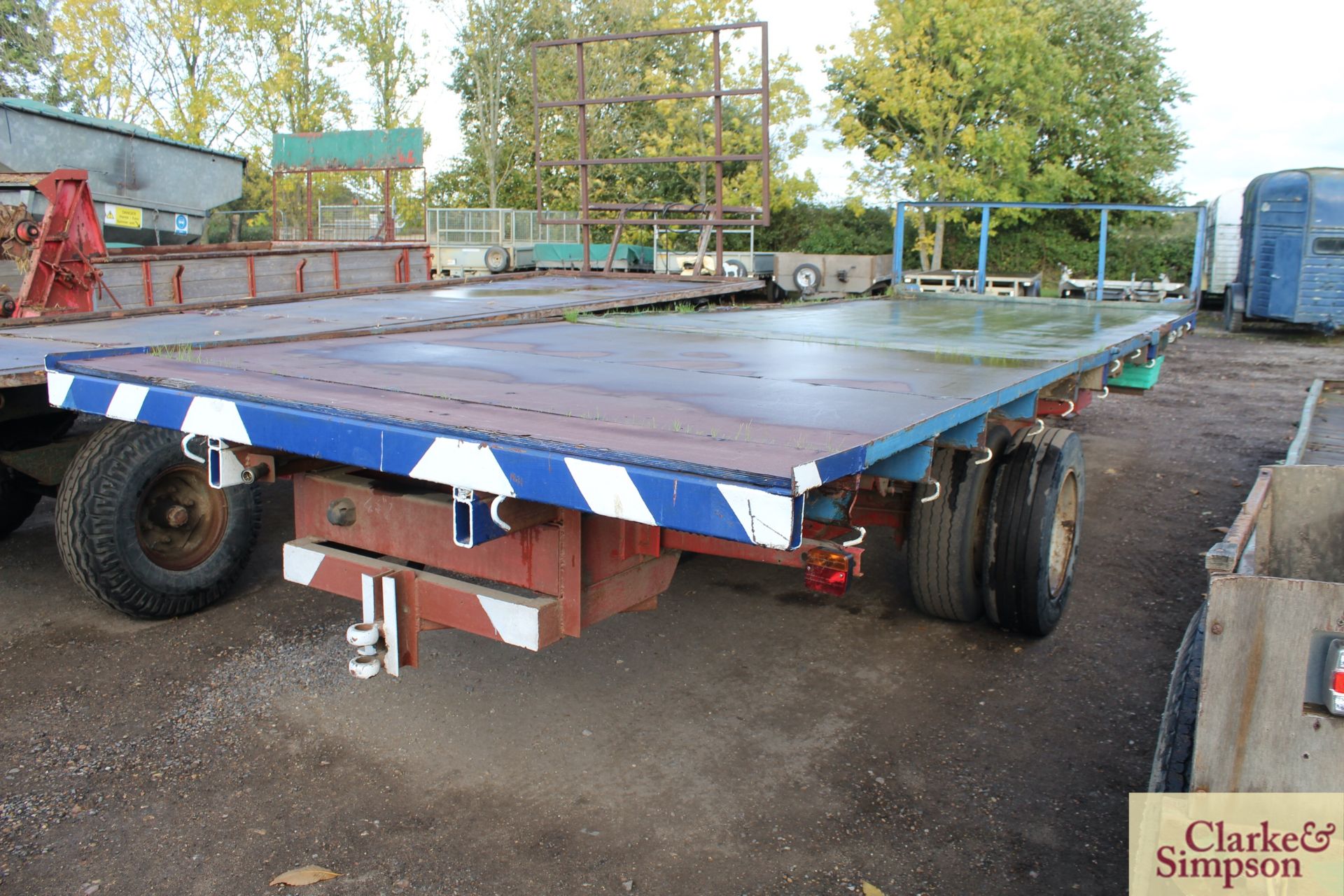 Single axle 24ft bale trailer. With hydraulic brak - Image 4 of 13