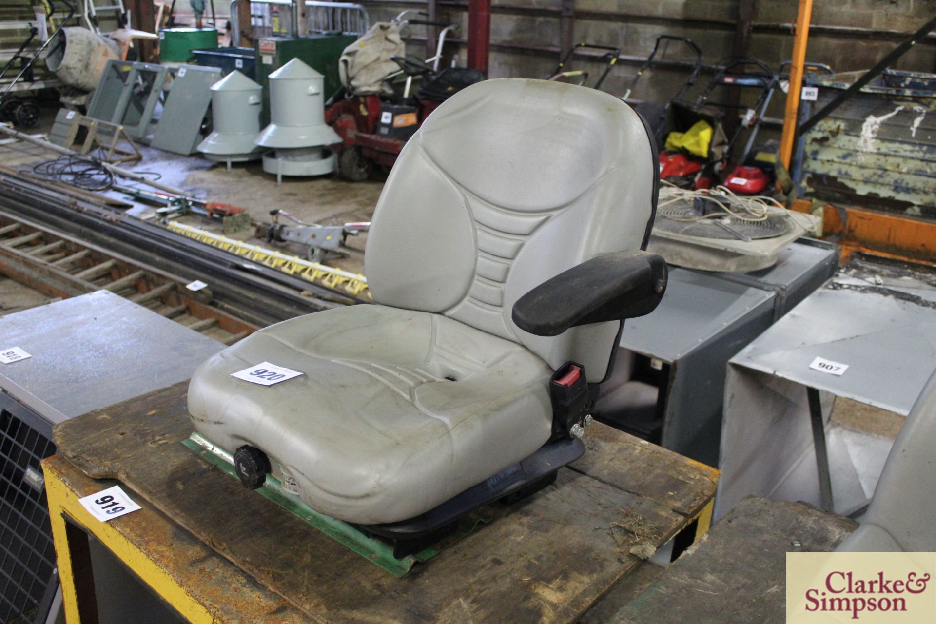 Grammer tractor/ mower seat. V - Image 2 of 2