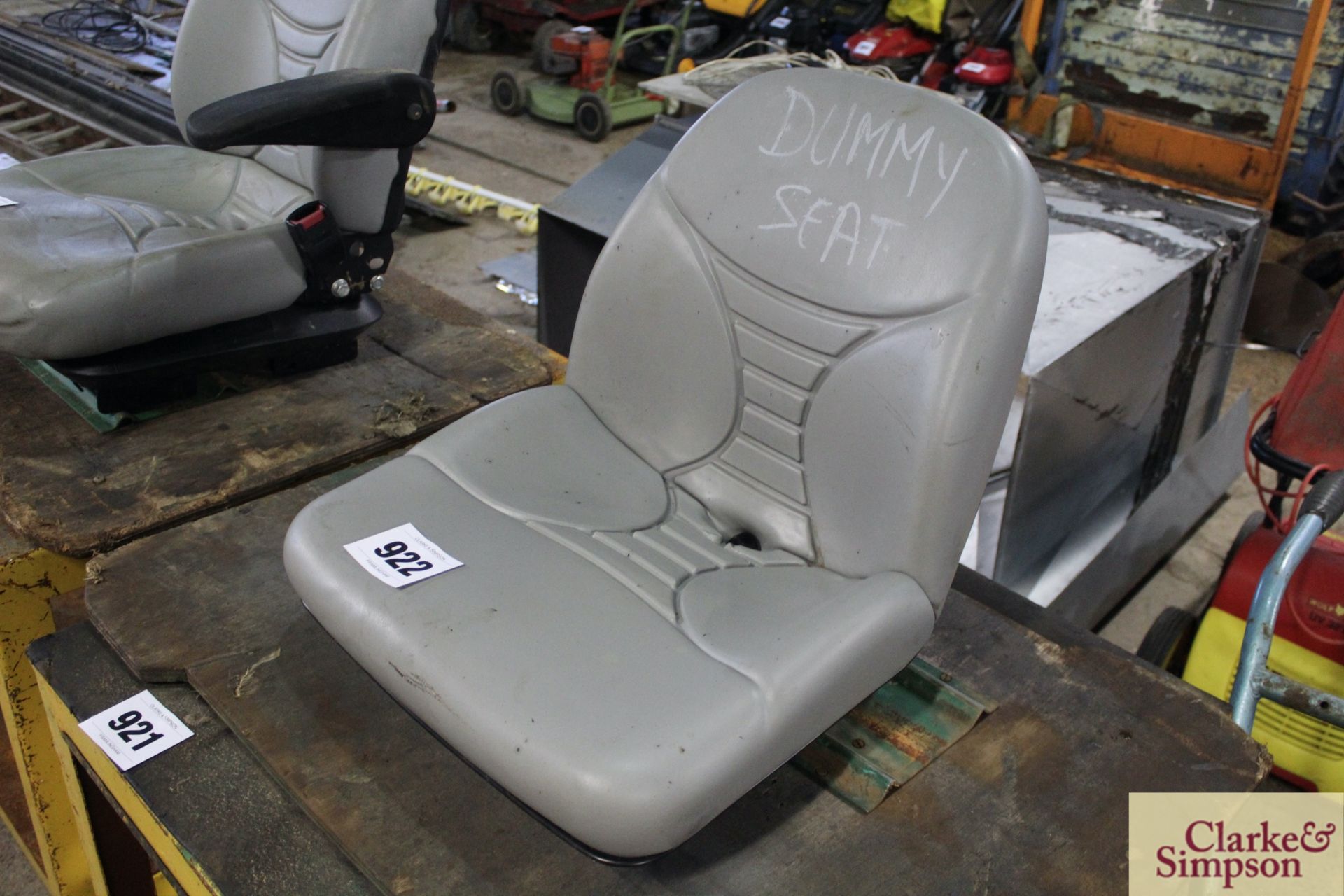 Grammer tractor/ mower seat. V - Image 2 of 2