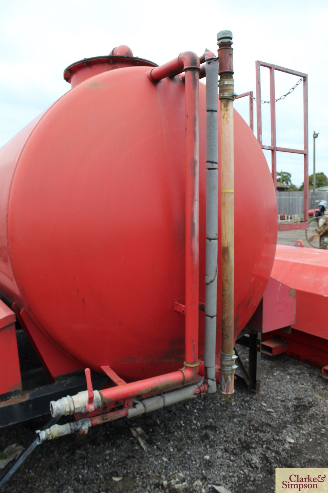 c. 2,000G steel water tank. Ex-lorry body. V - Image 6 of 12