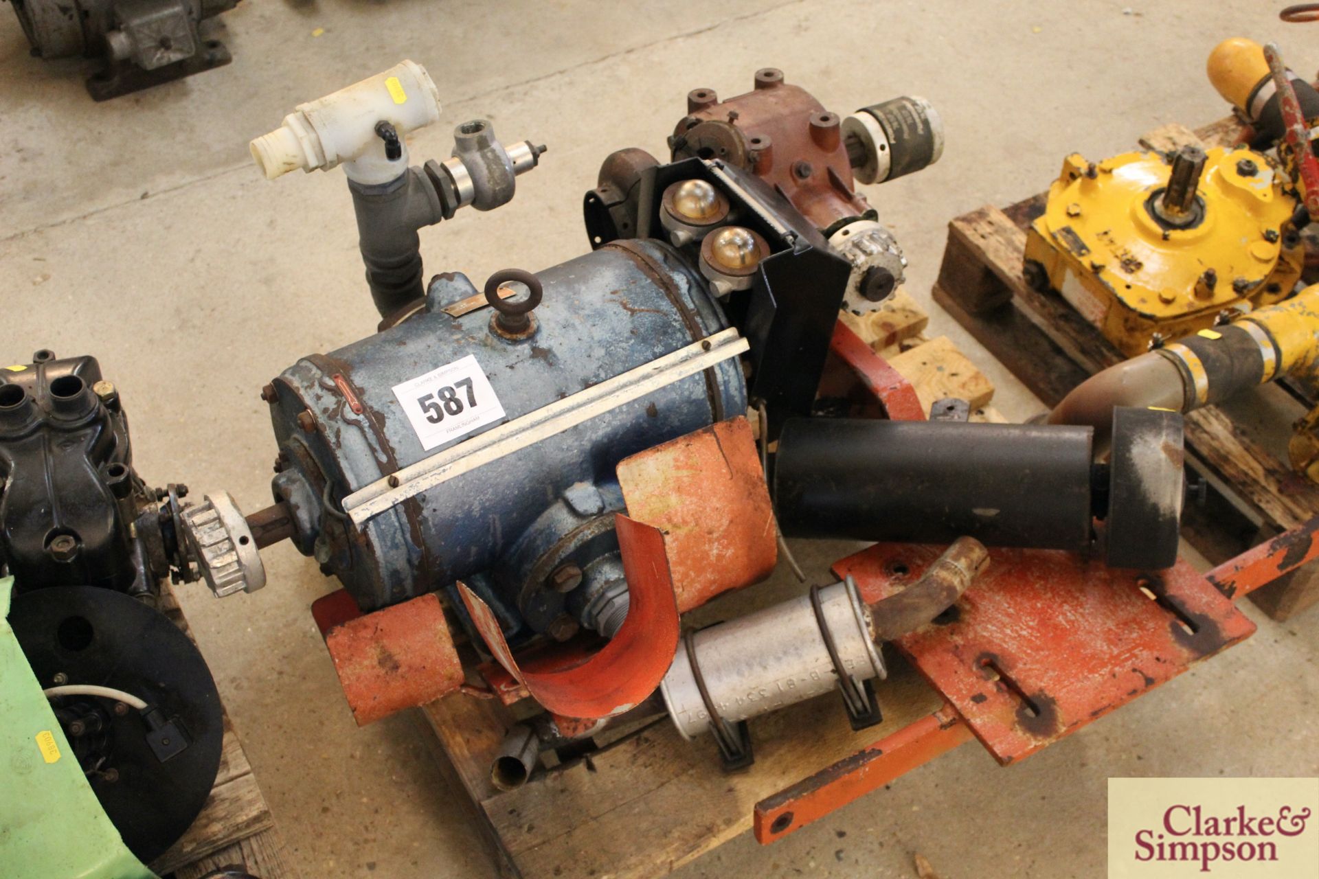 Vane vacuum displacement pump with gearbox.