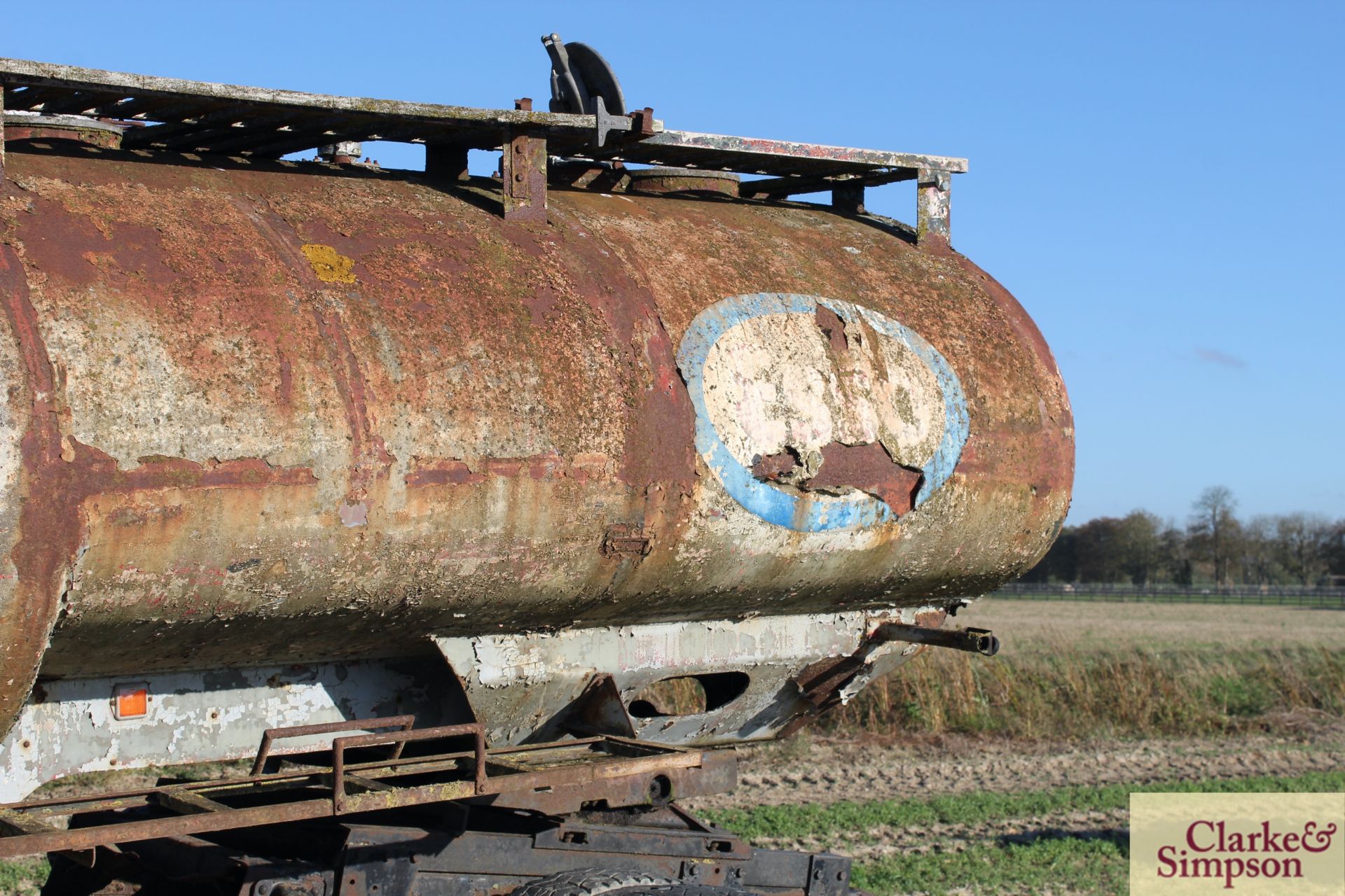 Vintage c.6,000L single axle artic Esso bowser. No test. Dolly not included. V [Located - Image 13 of 14