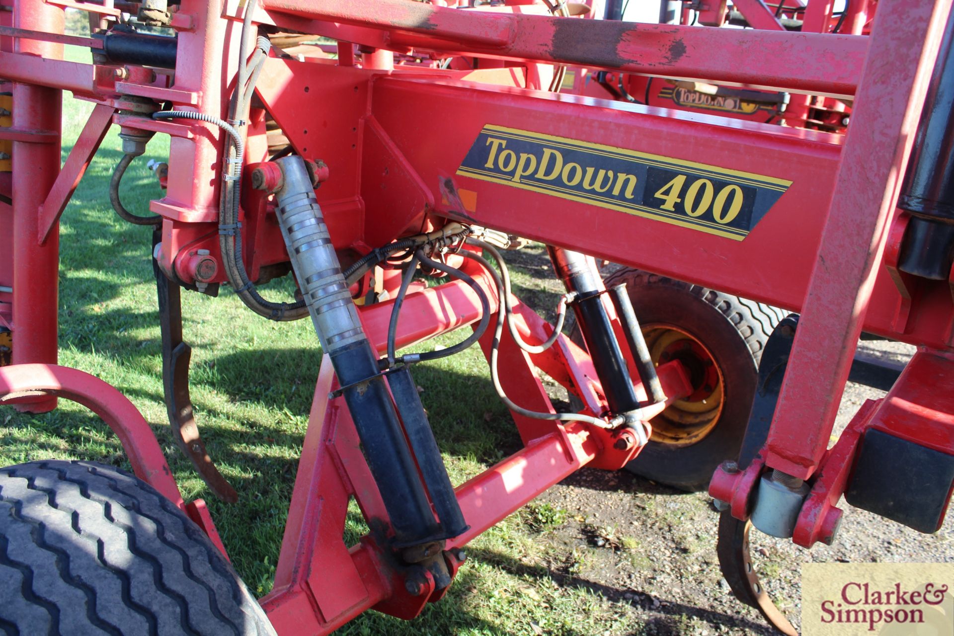 **CTATLOGUE CHANGE** Vaderstad 4m TopDown TD 400. 2008. Serial number 1240. Comprising discs, tines, - Image 11 of 26