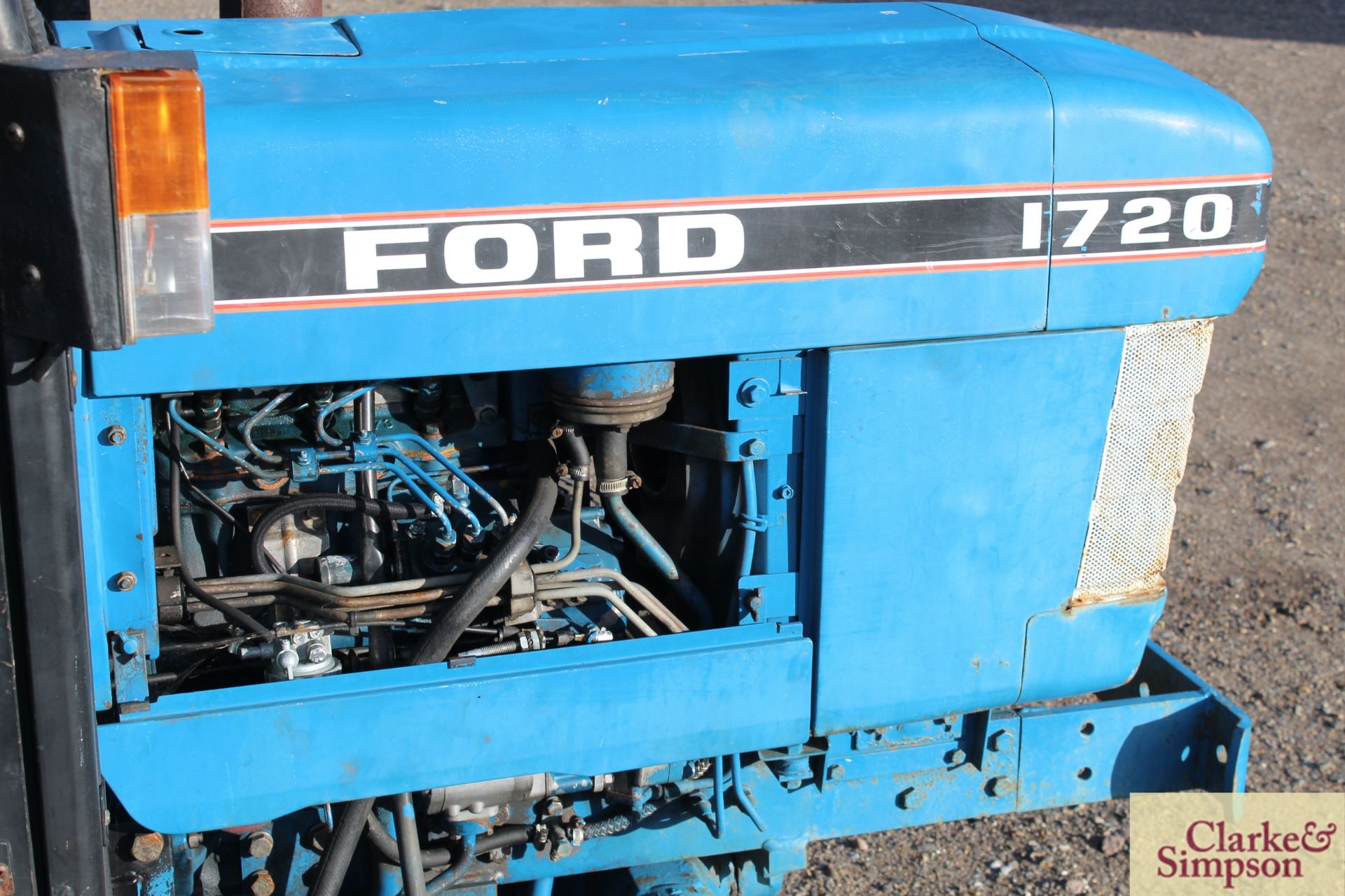 Ford 1720 4WD compact tractor. 4,685 hours. Turf wheels and tyres all round. Cab. - Image 12 of 30